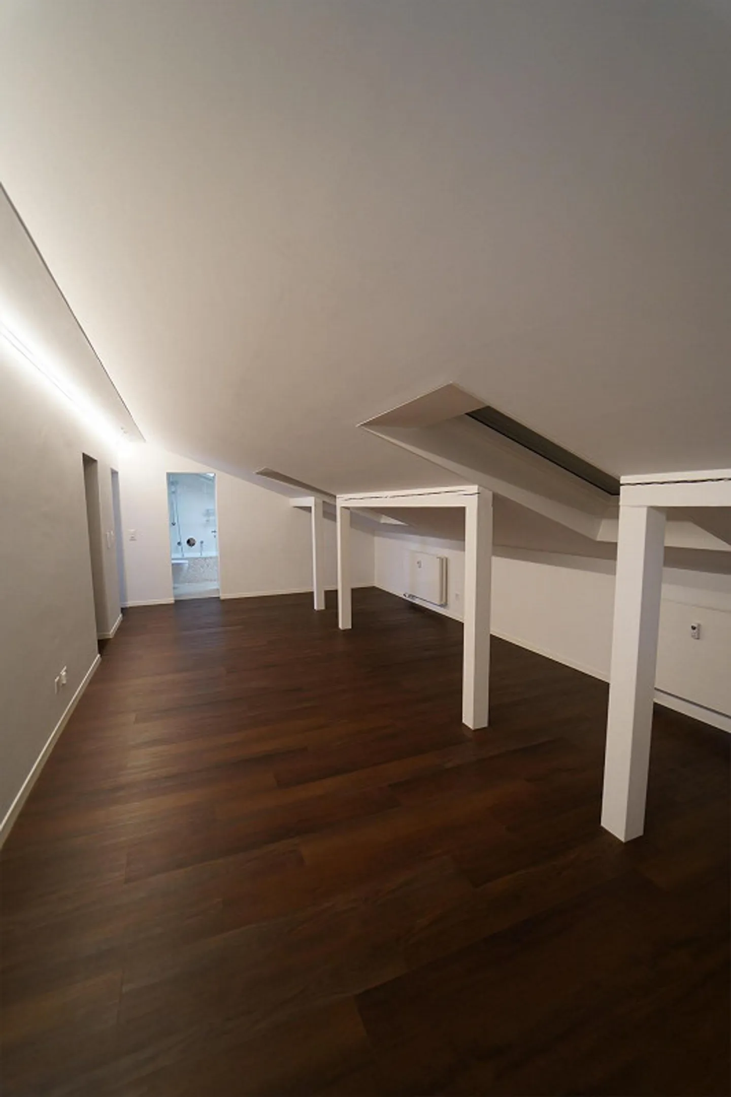 Appartement de toit confortable dans le style loft - Photo 4 sur 5