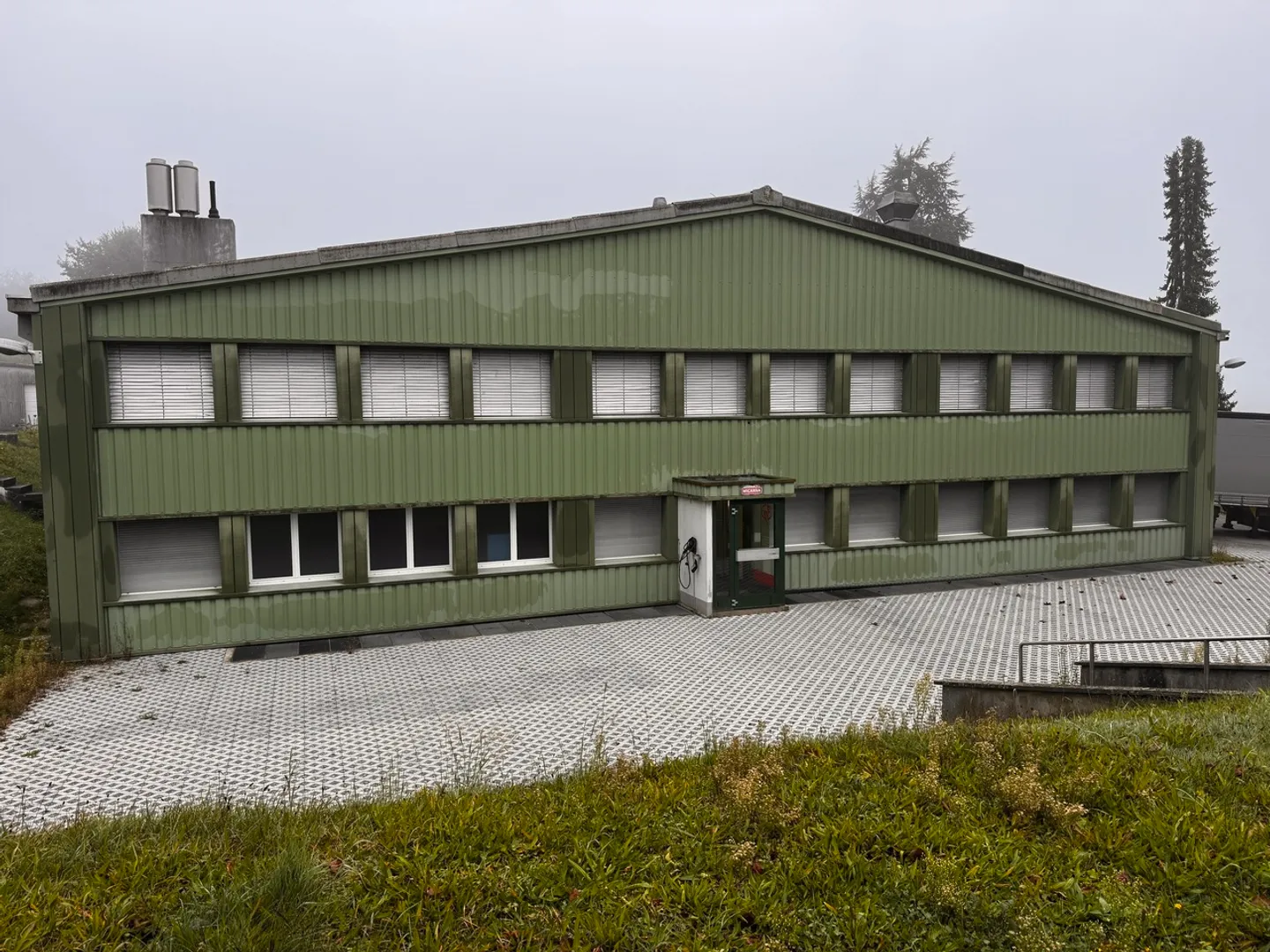 Granges-Marnand, à louer, surfaces administratives de 408 m2 - Photo 1 sur 4