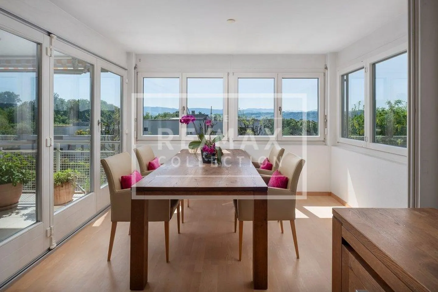 Komfortable 4½-Zimmer-Wohnung am Sonnenhang mit Seesicht im steuergünstigen Herrliberg - Foto 3 di 13