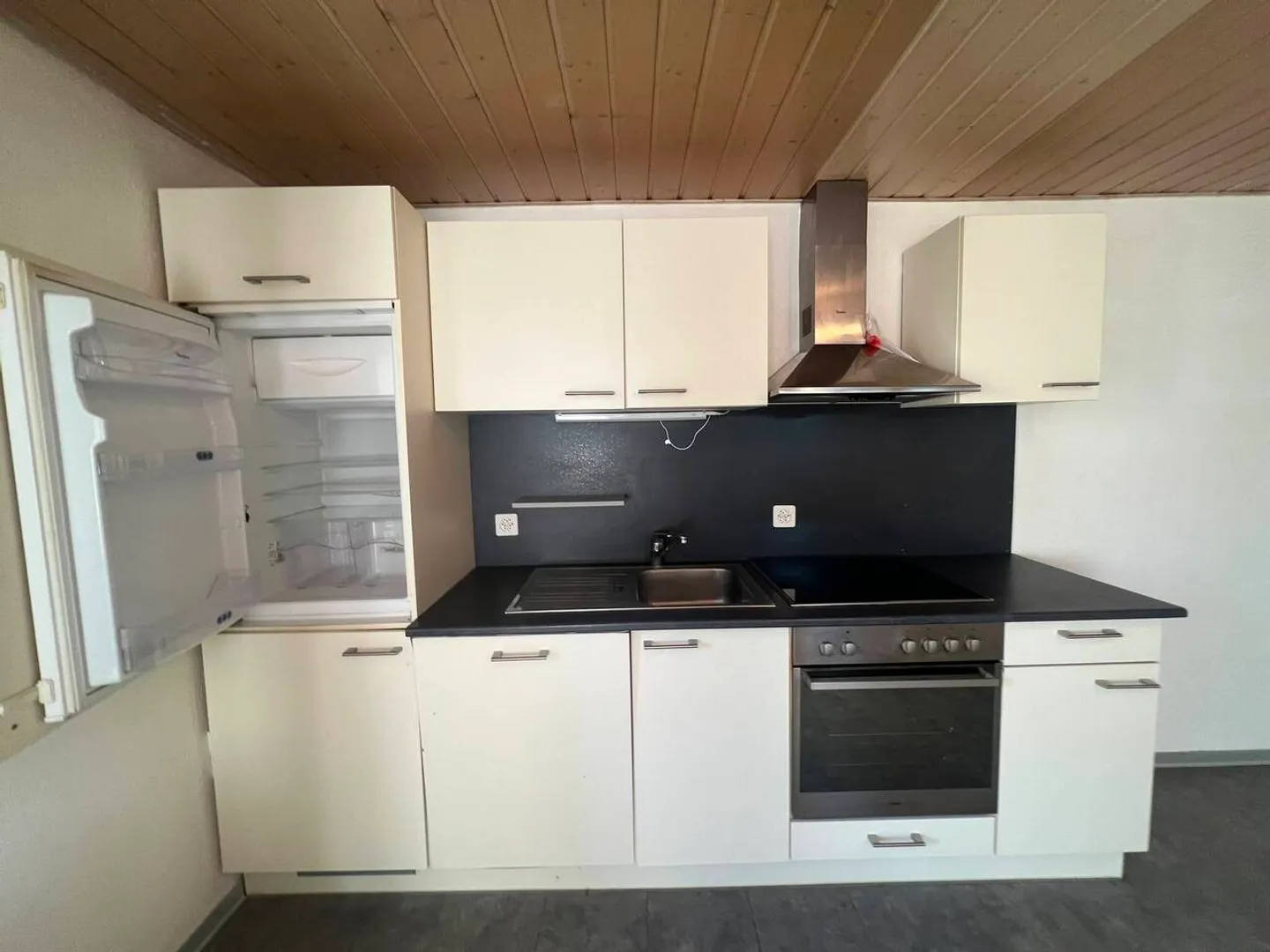 Charmant Appartement Rez-de-Chaussée - Photo 2 sur 8