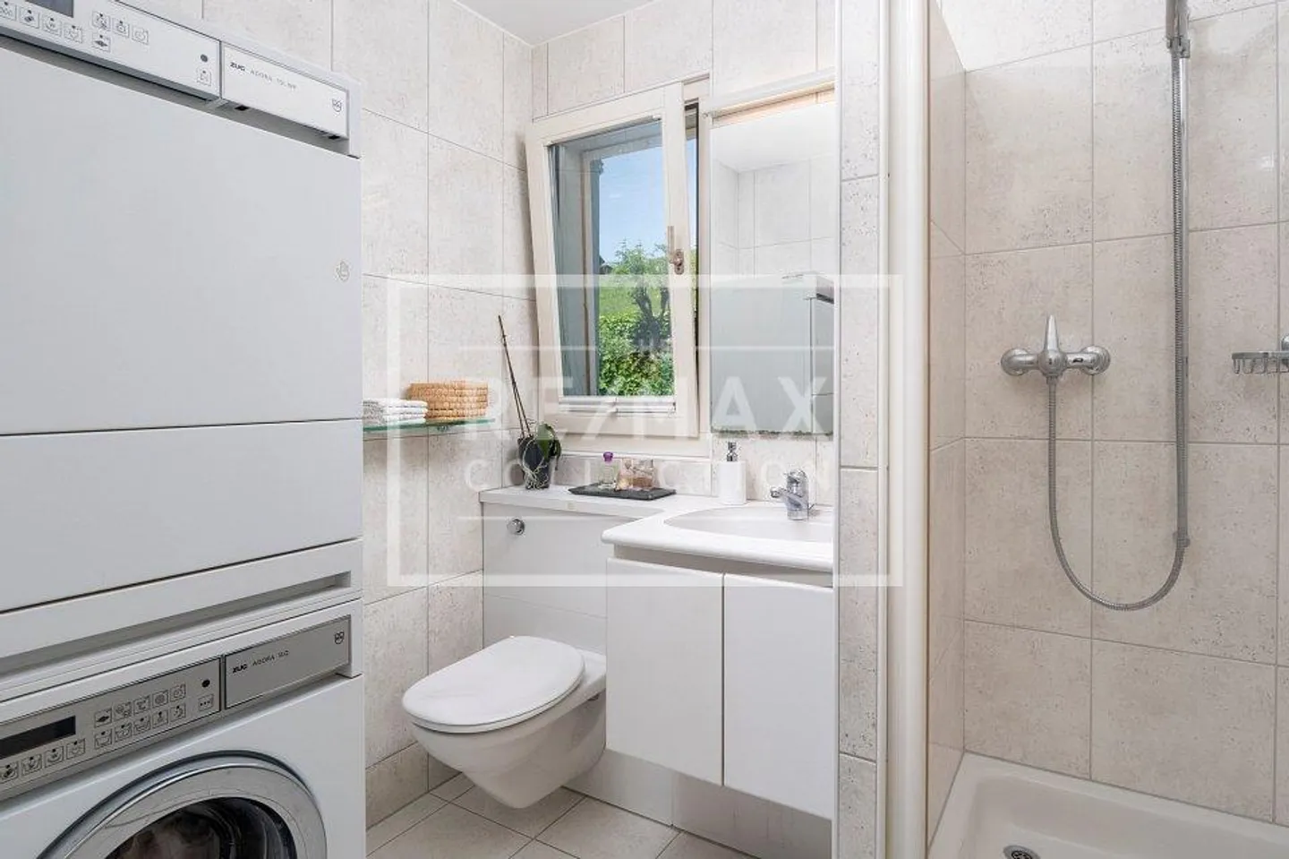 Komfortable 4½-Zimmer-Wohnung am Sonnenhang mit Seesicht im steuergünstigen Herrliberg - Foto 12 di 13