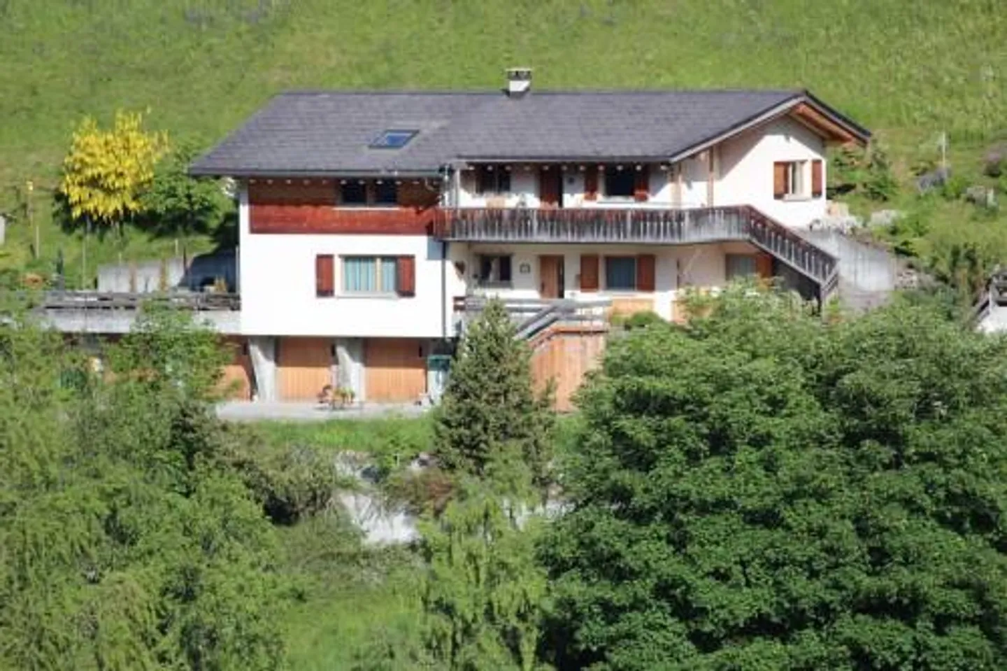 4.5 Room Apartment with Terrace and Garden Share, Mountain View - Photo 1 of 6