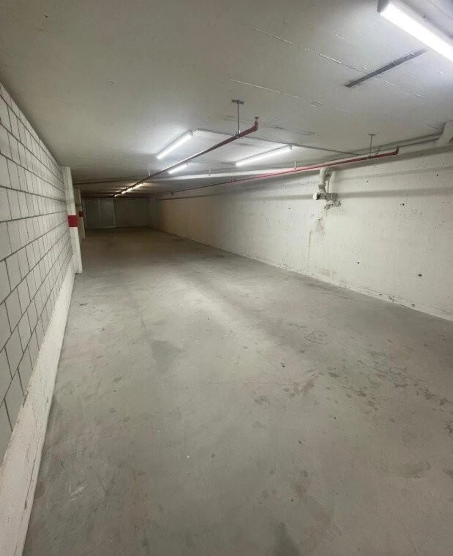 RENT WITHOUT DEPOSIT - Storage in central storage in Bremgarten - Photo 2 of 6