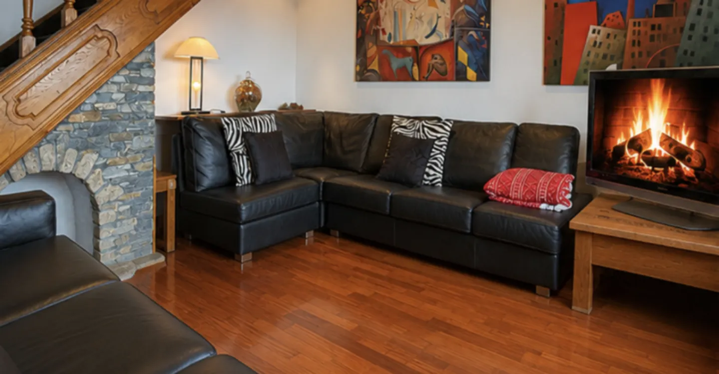 Duplex with Panoramic Views - Photo 6 of 12