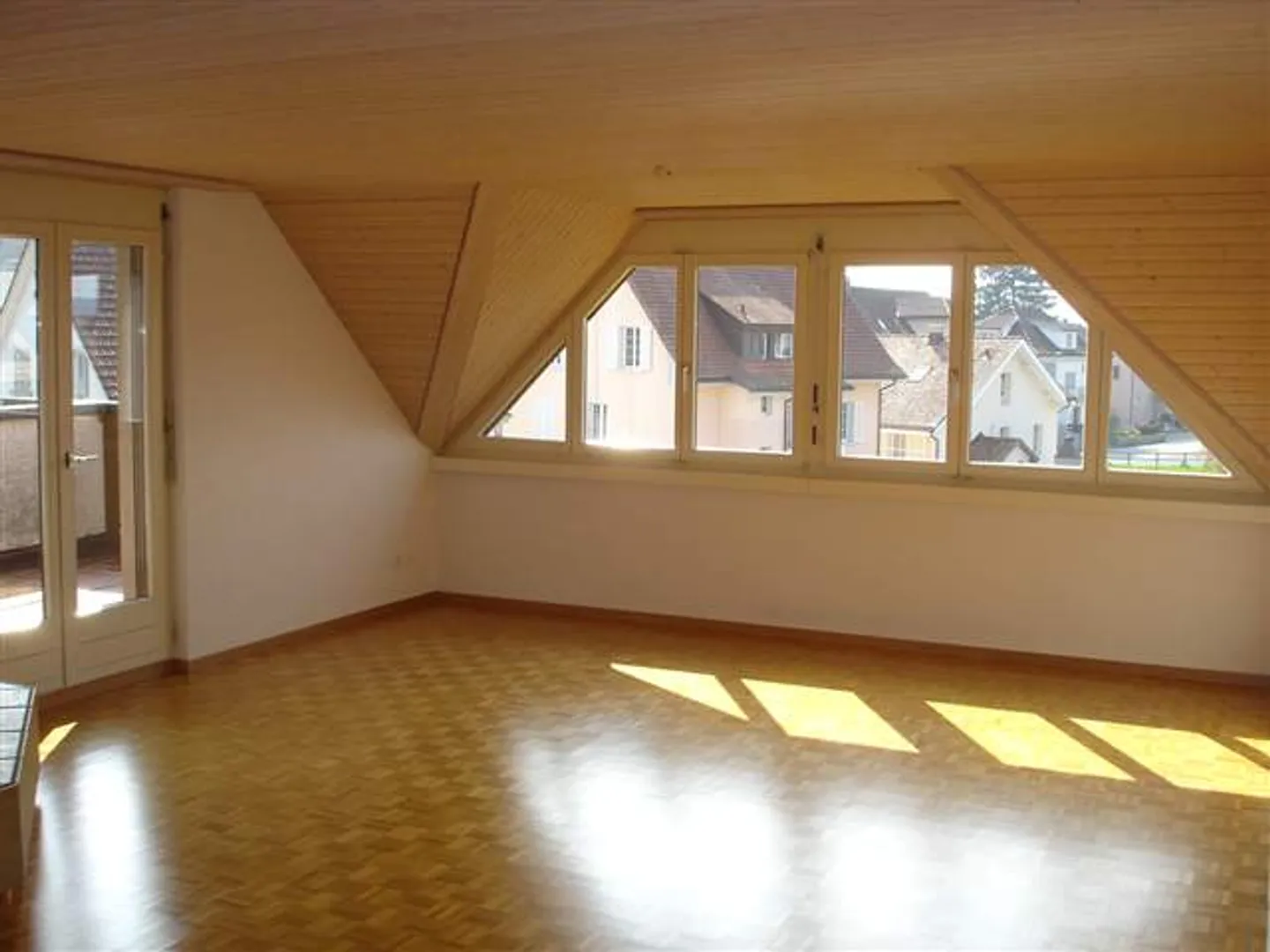 3 1/2-room penthouse apartment - Photo 1 of 6