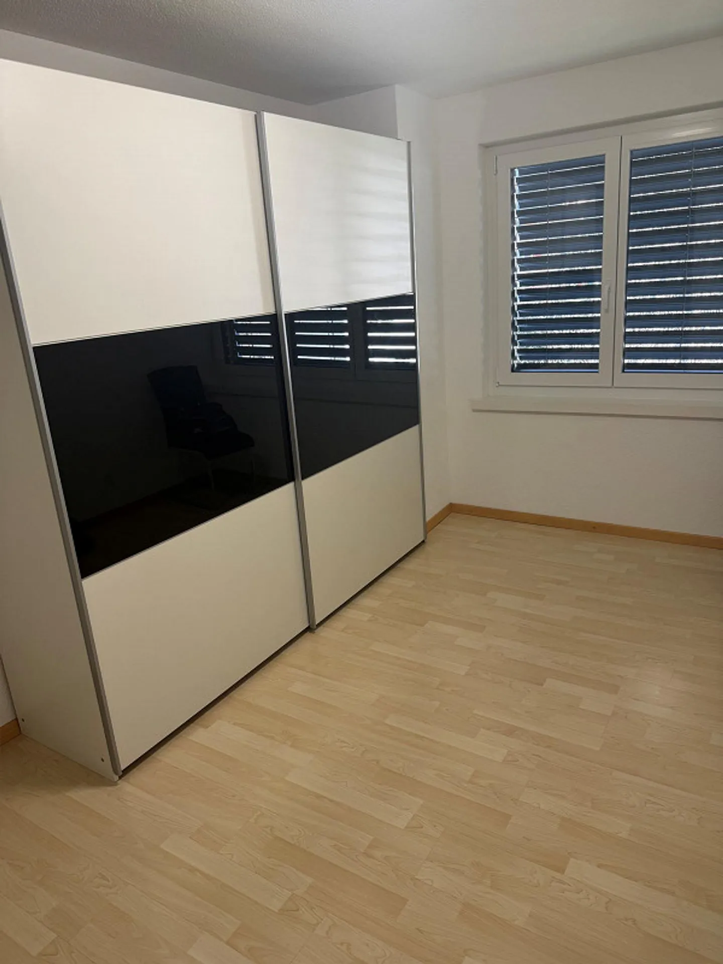 Bellissimo appartamento di 3,5 stanze in affitto in una zona tranquilla - Foto 1 di 9