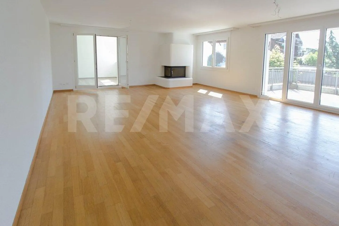 Attractive 4.5 Room Apartment in Tax-Friendly Oberwil-Lieli - Photo 1 of 7