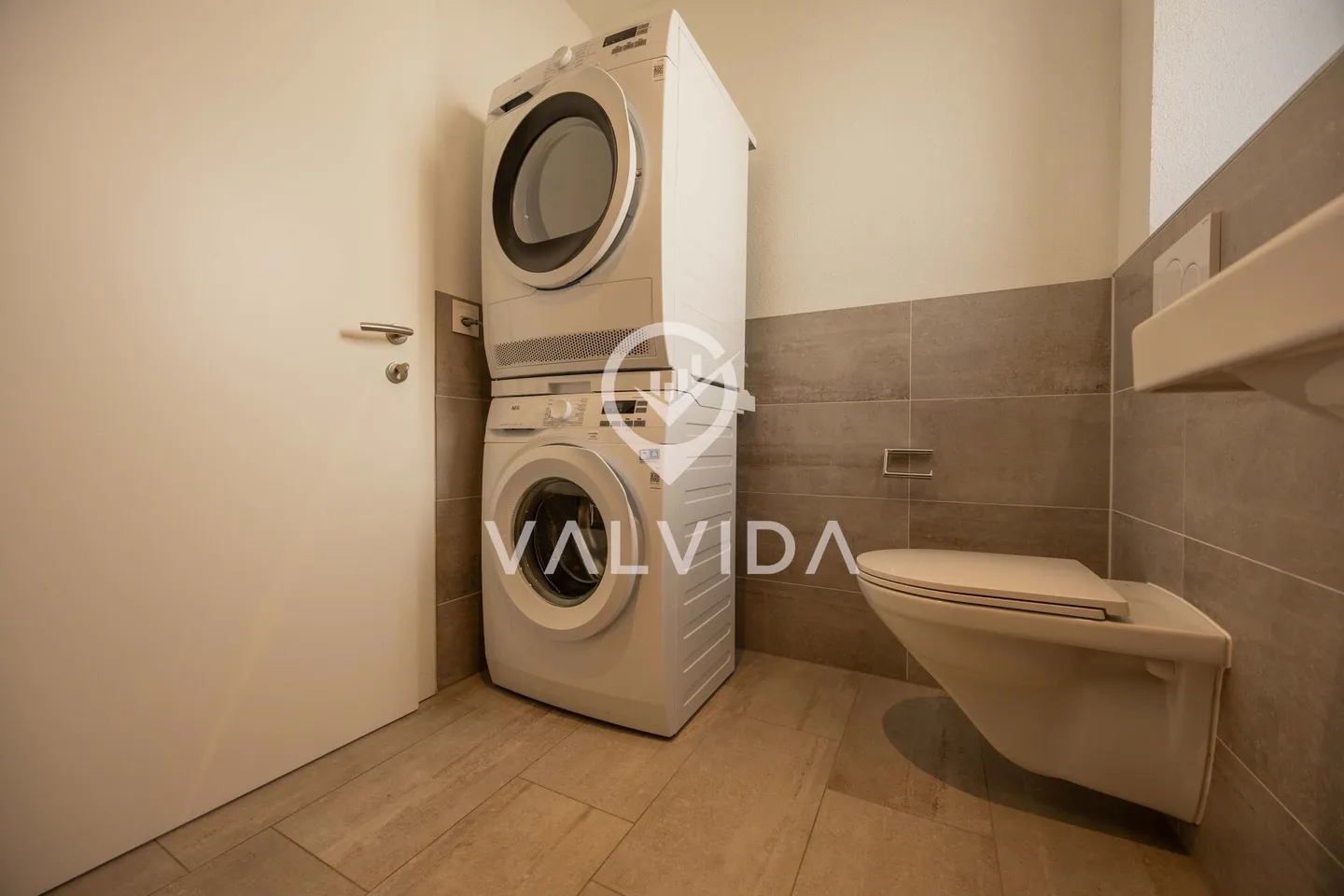 Wohnen mit Weitblick - moderne 2.5-Zimmer-Attikawohnung in den Leuker Rebbergen - Foto 7 von 14