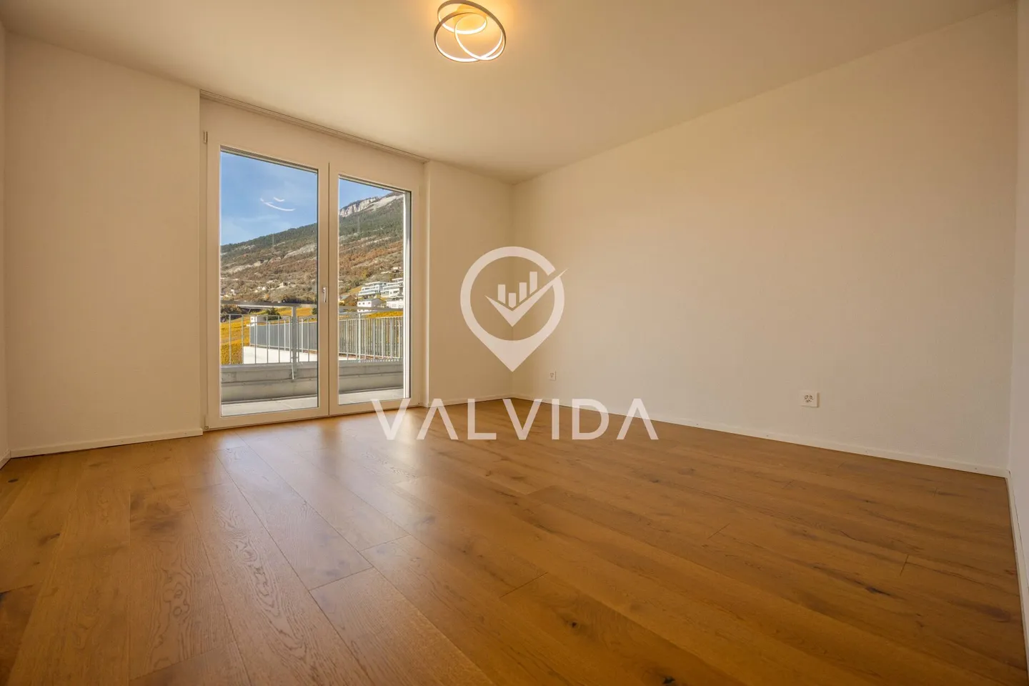 Wohnen mit Weitblick - moderne 2.5-Zimmer-Attikawohnung in den Leuker Rebbergen - Foto 8 von 14