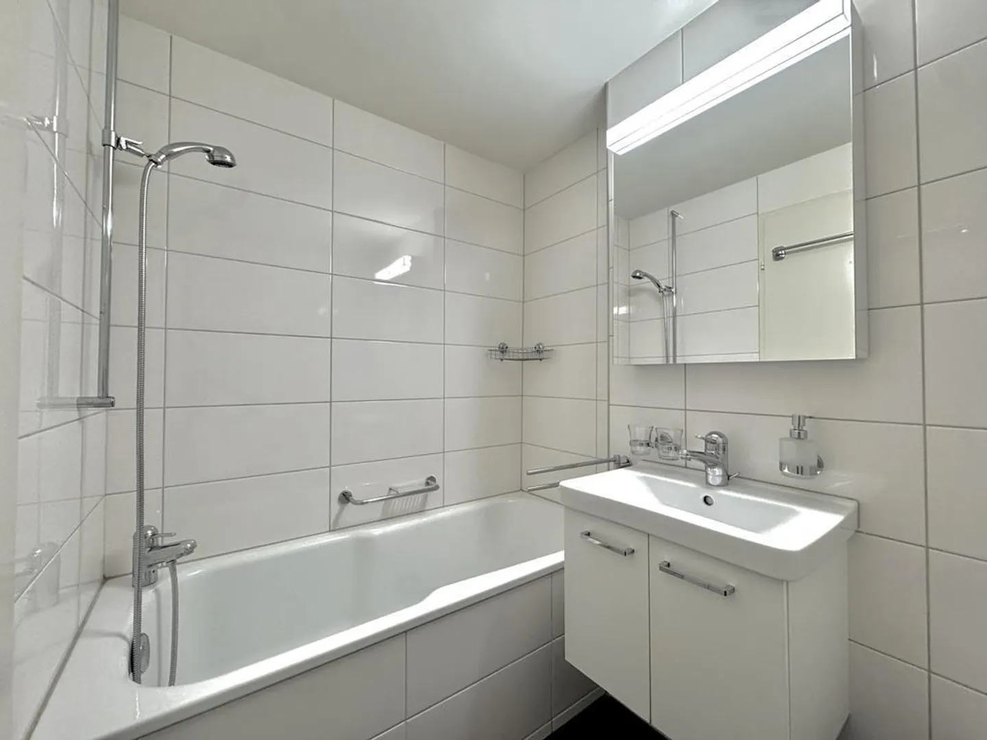 Appartement charmant et moderne avec grand balcon à louer - Photo 11 sur 12