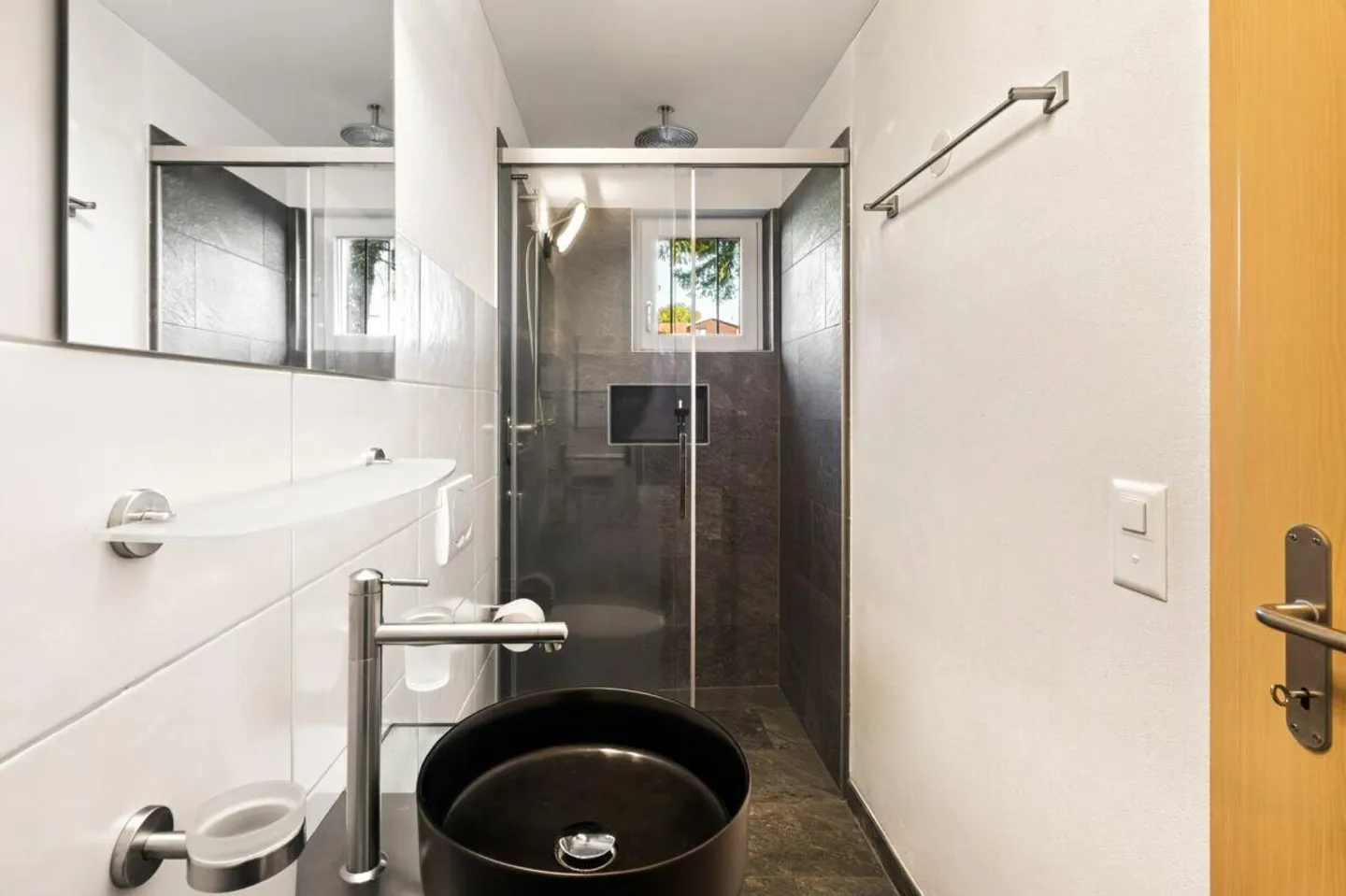 A Home to Fall in Love With - with Panorama, Garden and Plenty of Space - Photo 5 of 15
