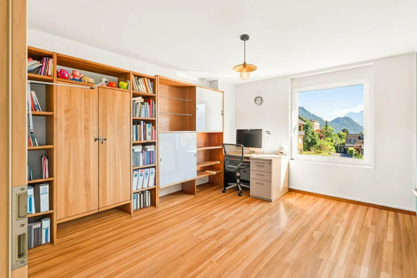 A Home to Fall in Love With - with Panorama, Garden and Plenty of Space - Photo 6 of 15