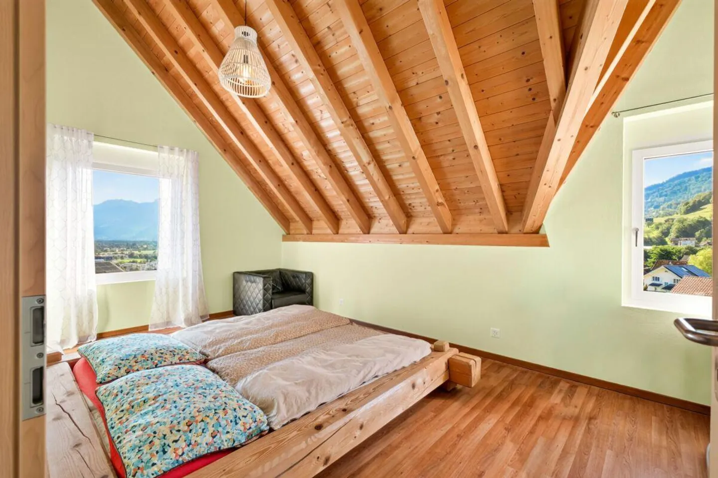 A Home to Fall in Love With - with Panorama, Garden and Plenty of Space - Photo 11 of 15
