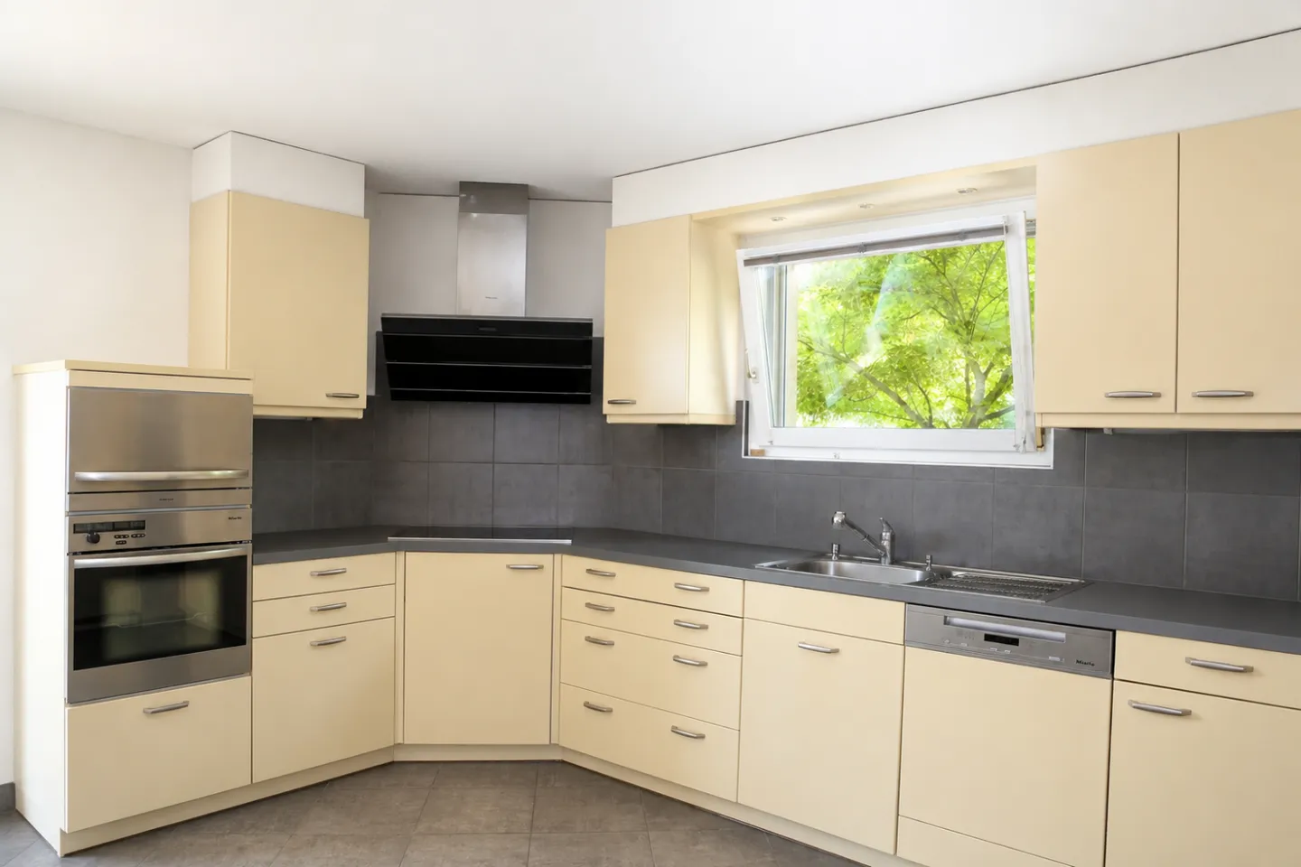 Doppelhaushälfte 6.5 Zimmer - Foto 4 von 8