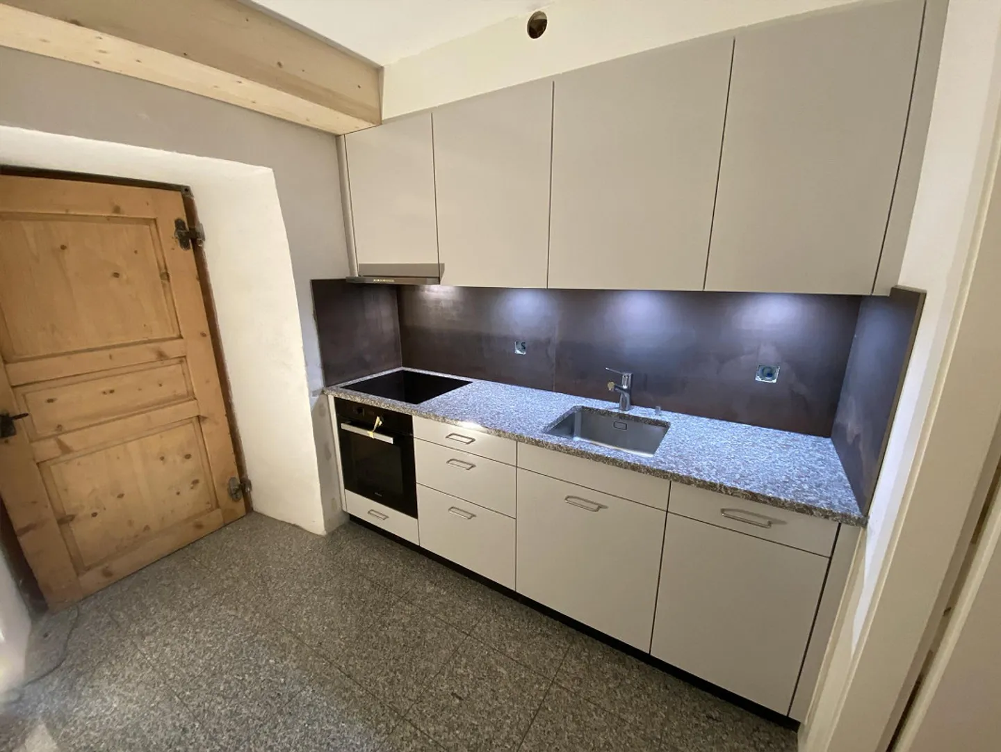 Special apartment for rent in the center of Mels - Photo 9 of 24