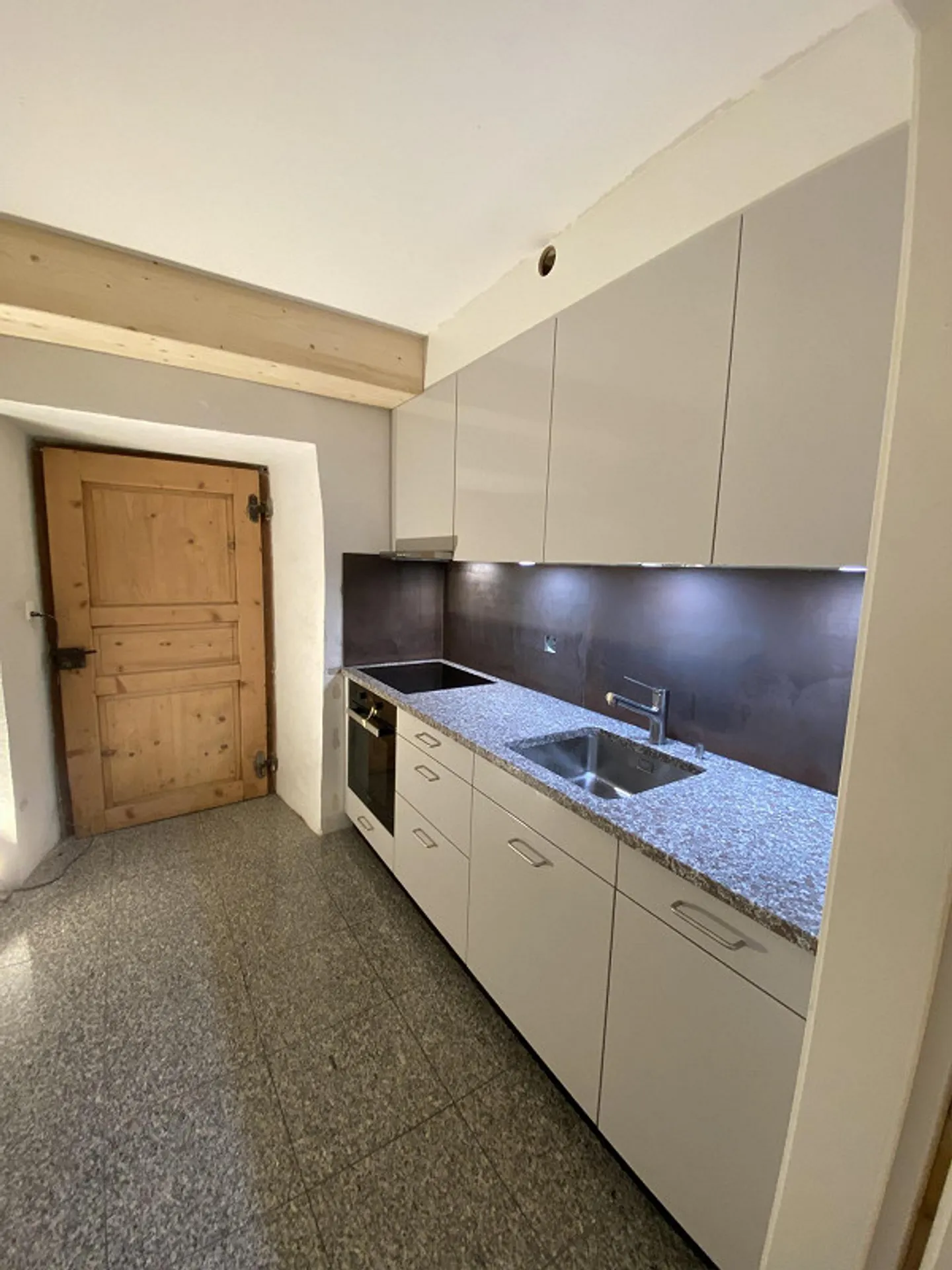 Special apartment for rent in the center of Mels - Photo 10 of 24