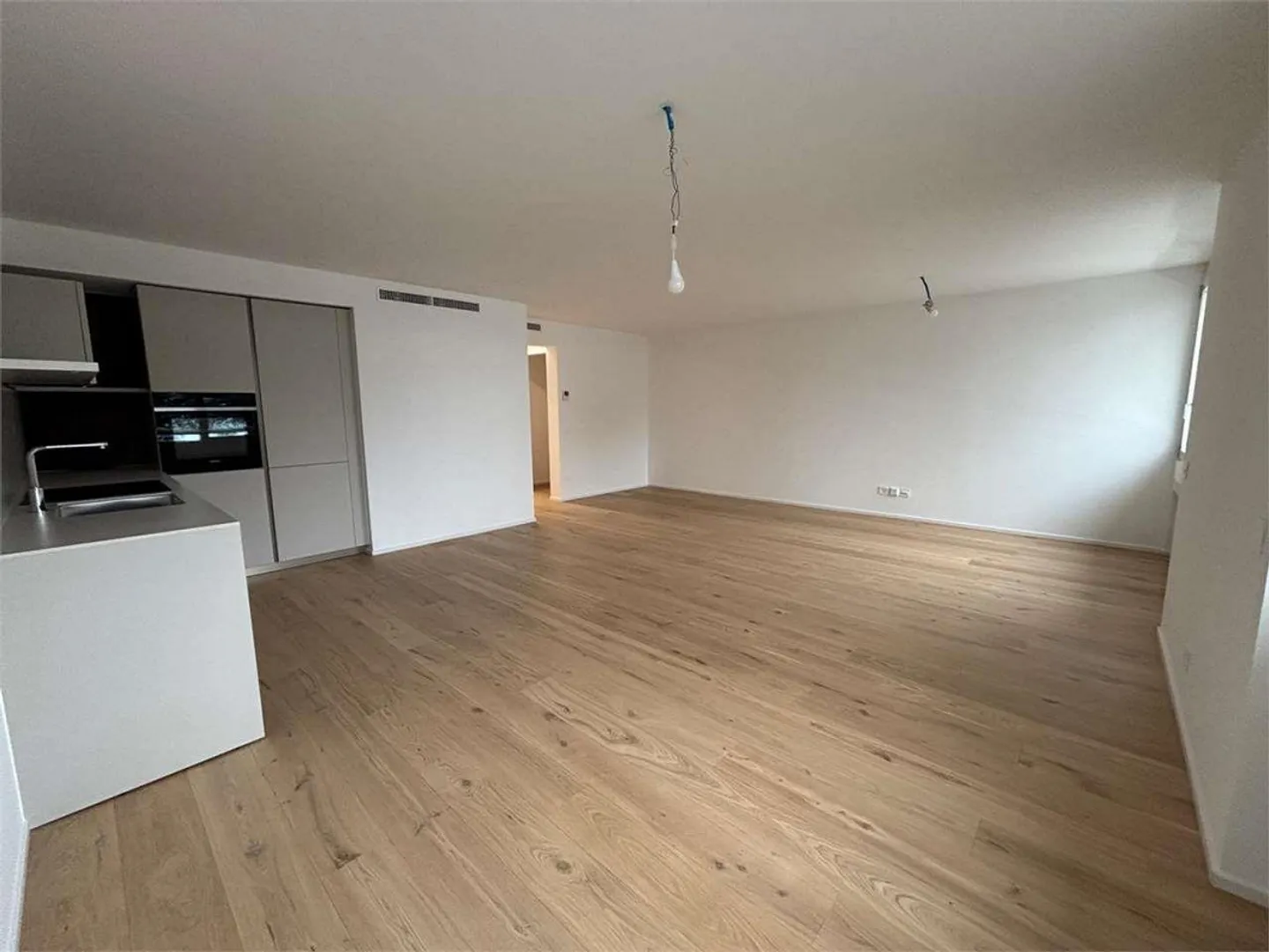 Appartamento 2,5 locali paradisiaco con vista sul lago ristrutturato - Foto 2 di 9