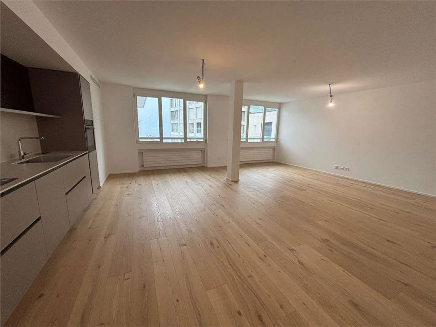 Appartamento 2,5 locali paradisiaco con vista sul lago ristrutturato - Foto 3 di 9