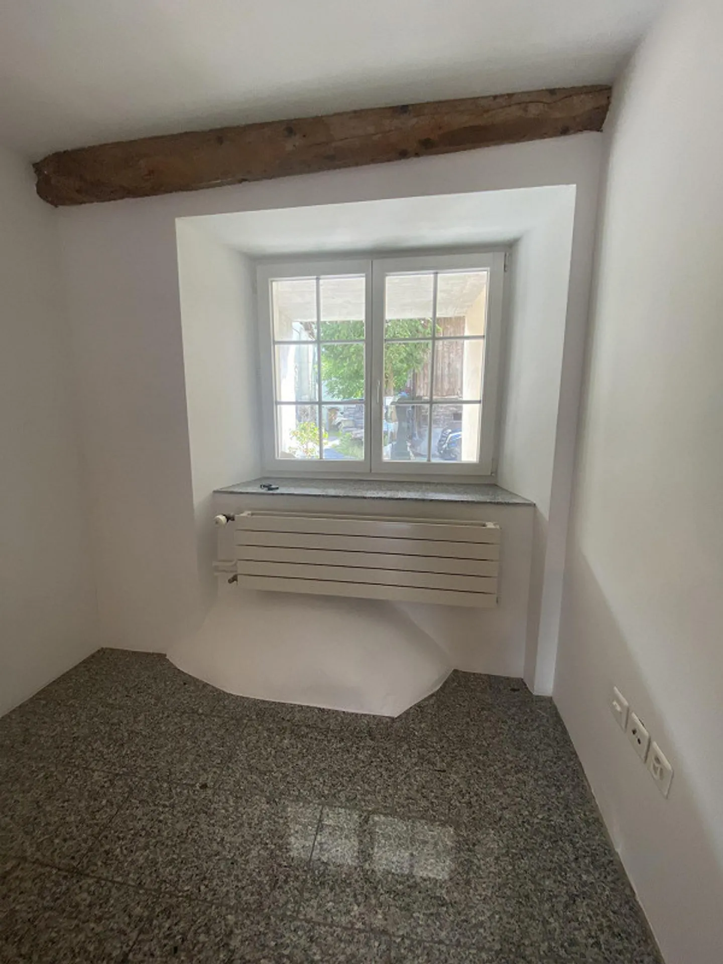 Special apartment for rent in the center of Mels - Photo 17 of 24