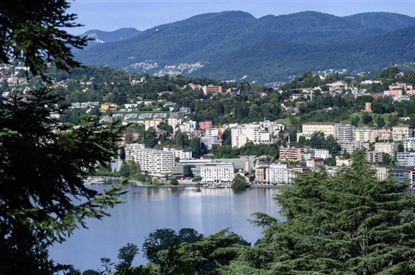 VILLA MERAVIGLIA OÙ LE DESIGN MODERNE RENCONTRE LA BEAUTÉ NATURELLE - Photo 1 sur 20