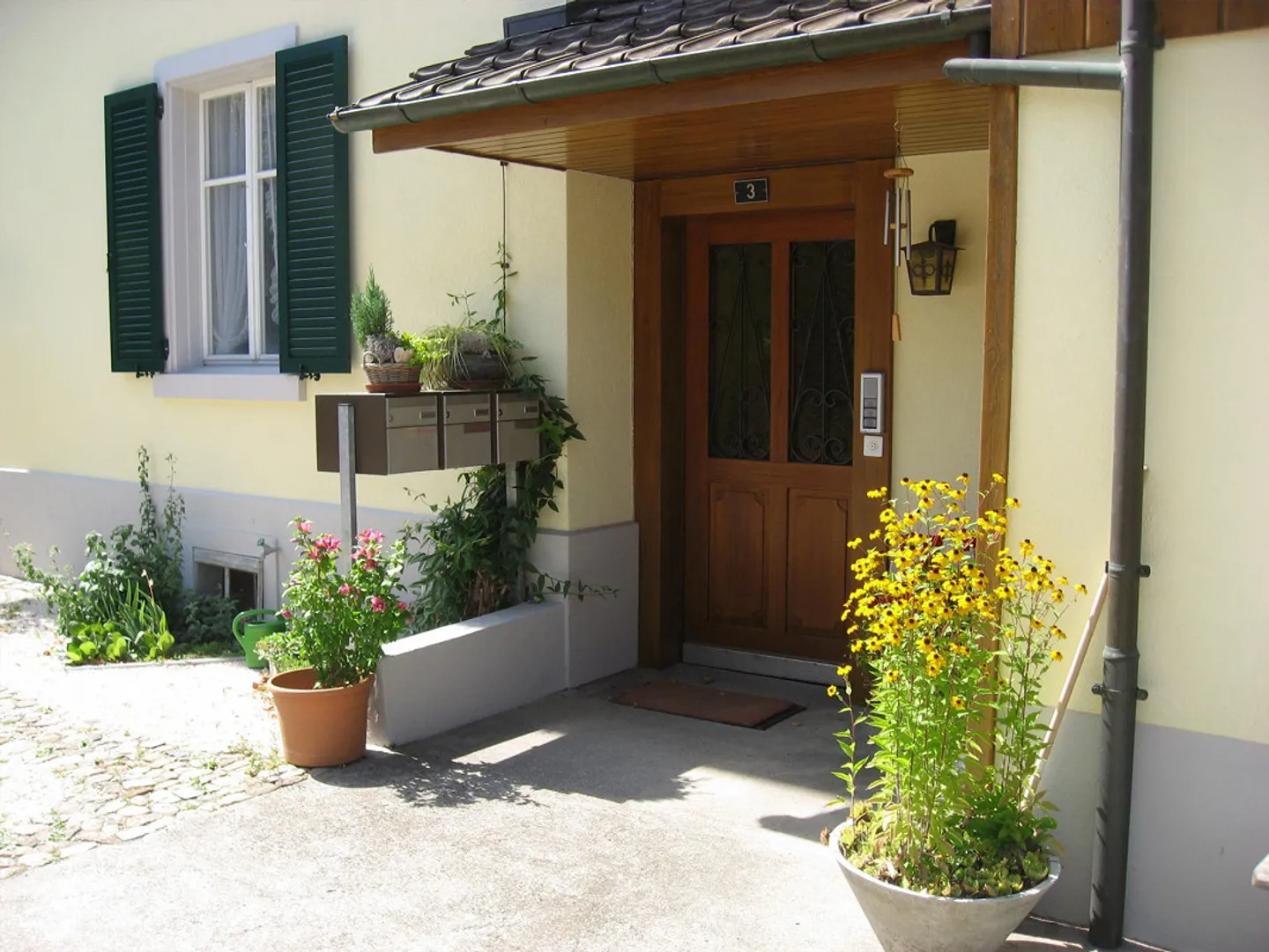 Appartamento 4 locali soleggiato, tranquillo e centralmente situato in affitto - Foto 2 di 15