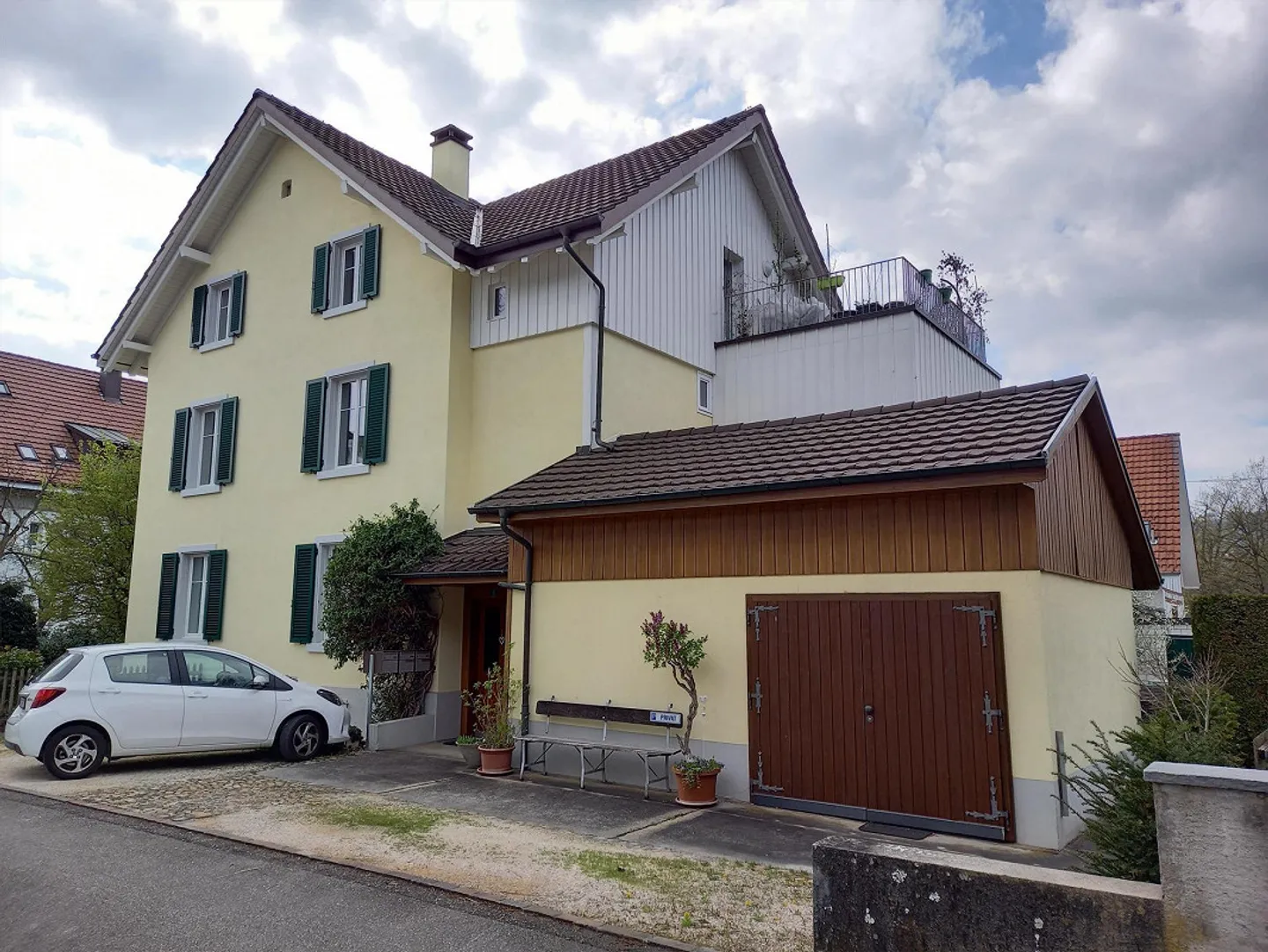 Appartamento 4 locali soleggiato, tranquillo e centralmente situato in affitto - Foto 3 di 15