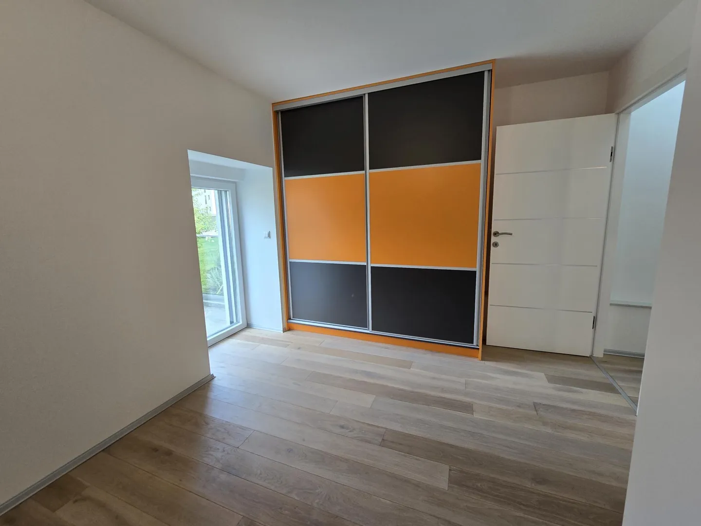 Piano terra: Incantevole duplex di 3,5 stanze + posto auto incluso - Foto 5 di 5