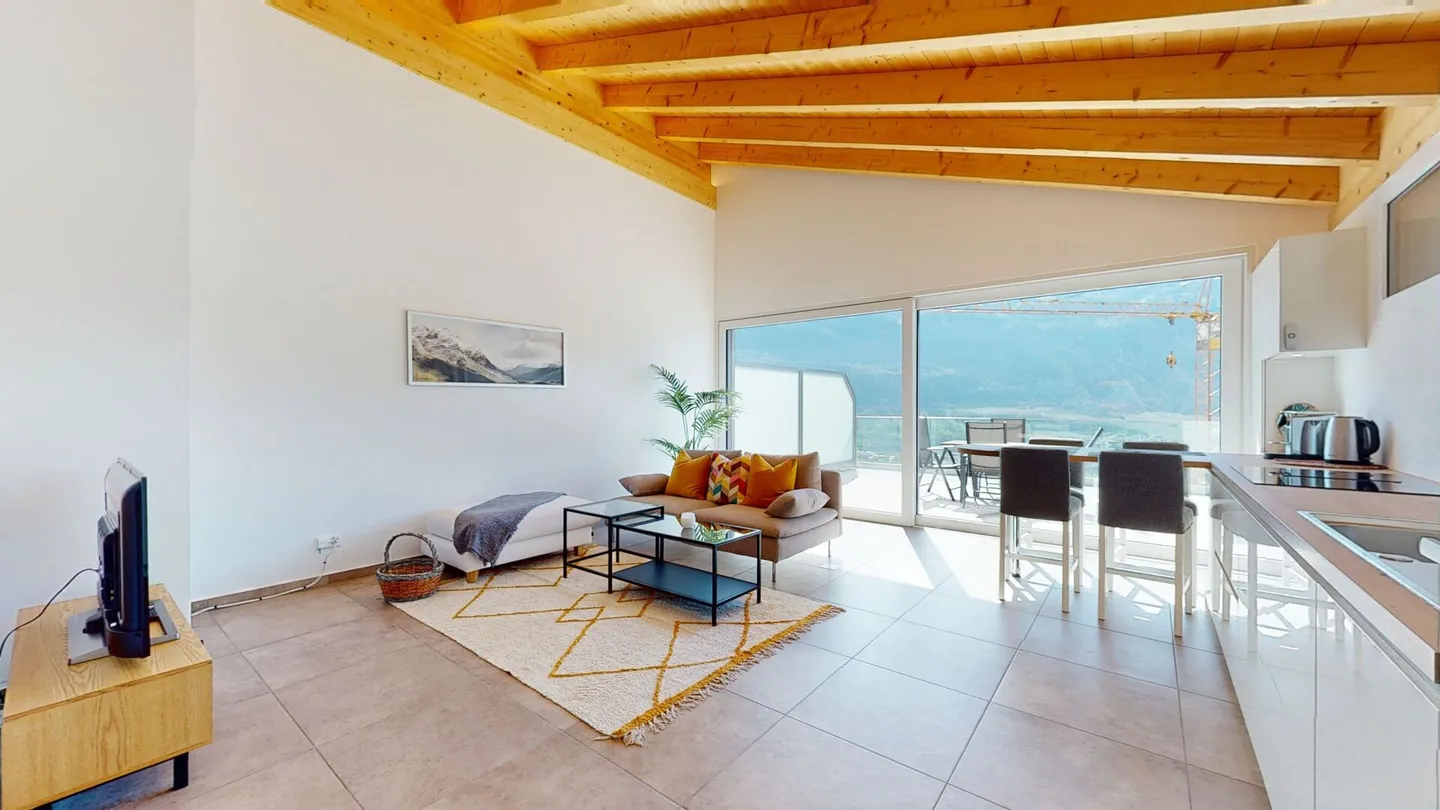 Panorama Penthouse - Photo 3 of 15