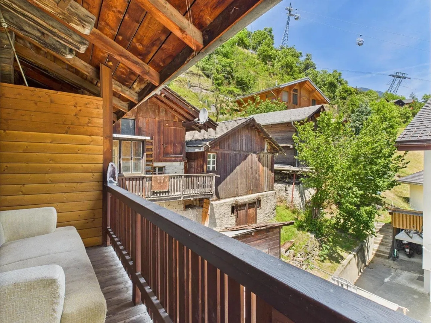 Appartamento d'epoca con annessi e posti auto vicino all'Aletsch Arena - Foto 2 di 13