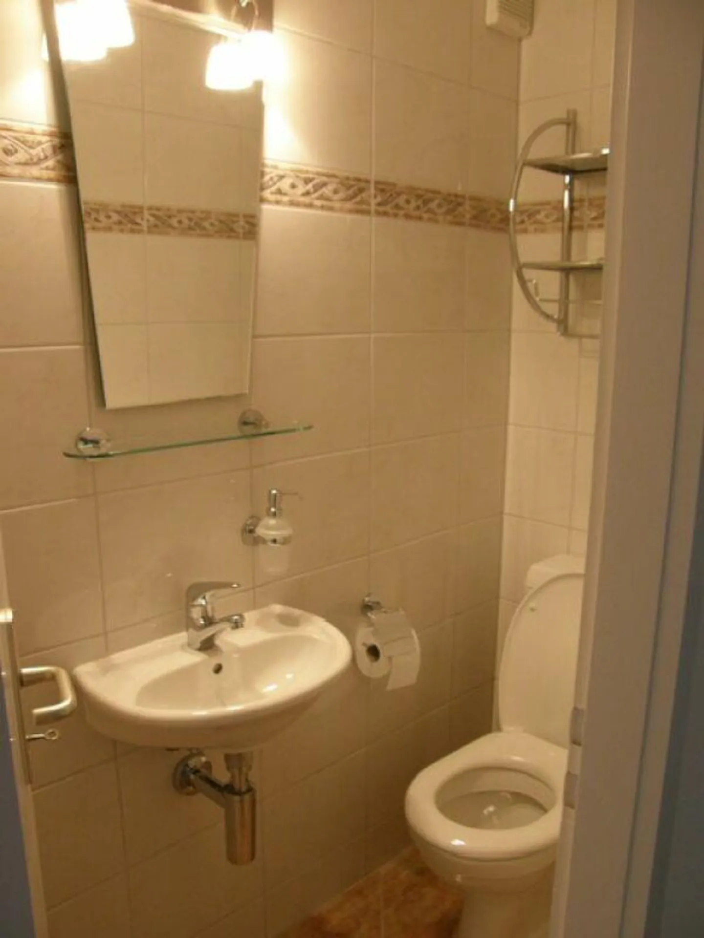 Living in the Schoren District in St. Gallen - Photo 3 of 7