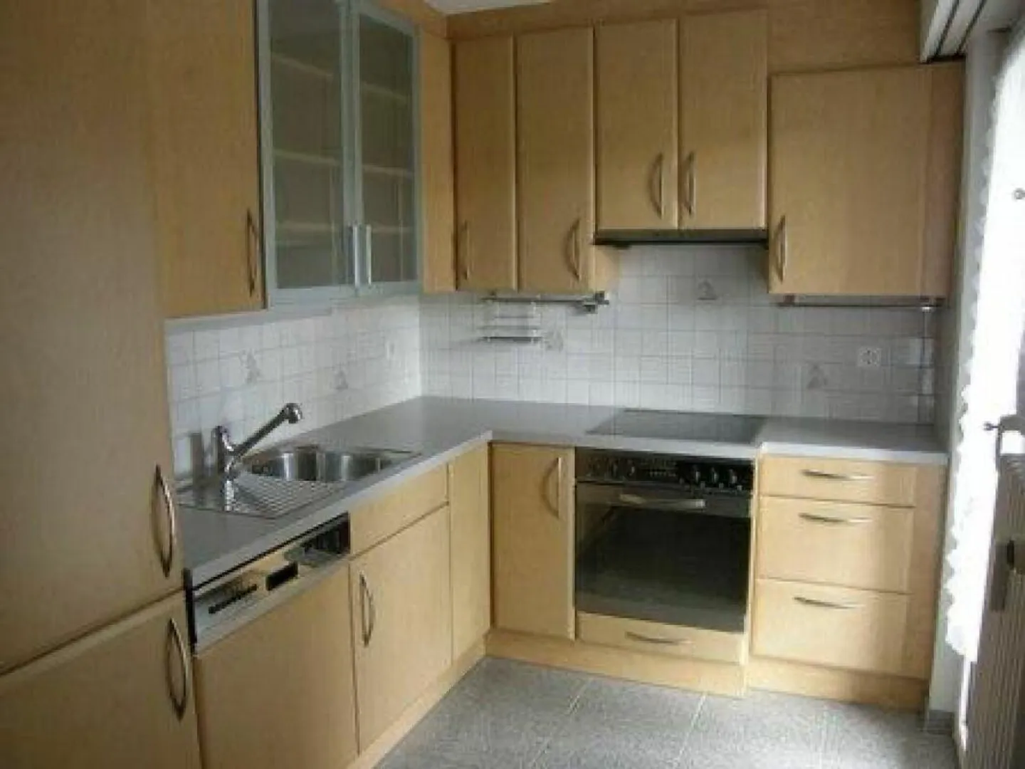 Living in the Schoren District in St. Gallen - Photo 2 of 7