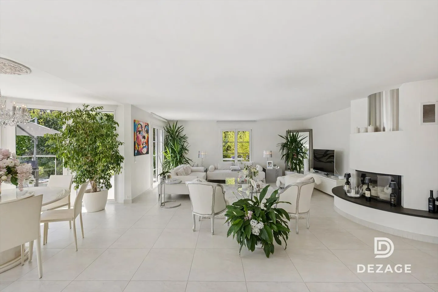 Spacious family villa in a quiet location with a view of the Alps, pool and wellness area - Photo 4 of 13