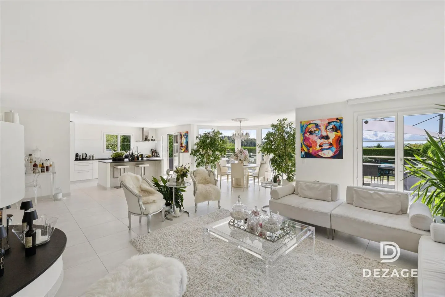 Spacious family villa in a quiet location with a view of the Alps, pool and wellness area - Photo 5 of 13