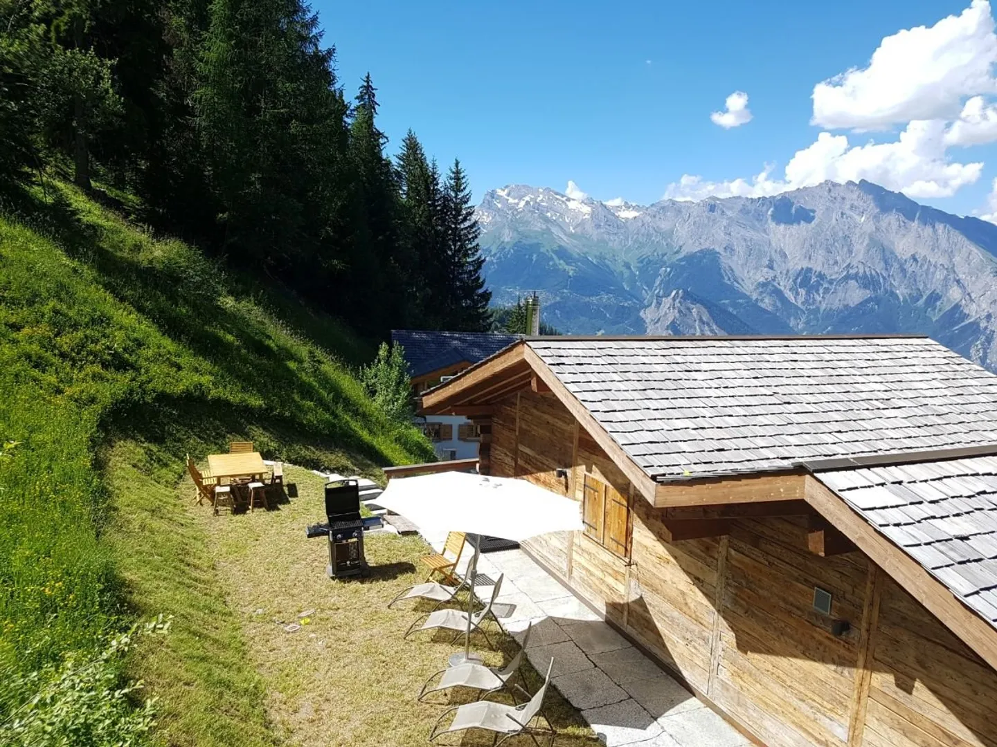 Schneeinschnee-Modernes Chalet aus altem Holz - Foto 3 von 13