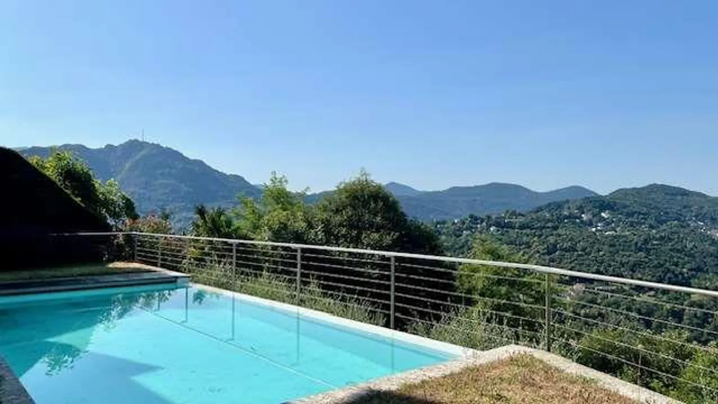 Lugano Muzzano Villa with breathtaking lake view, pool and beautiful terrace - Photo 9 of 10