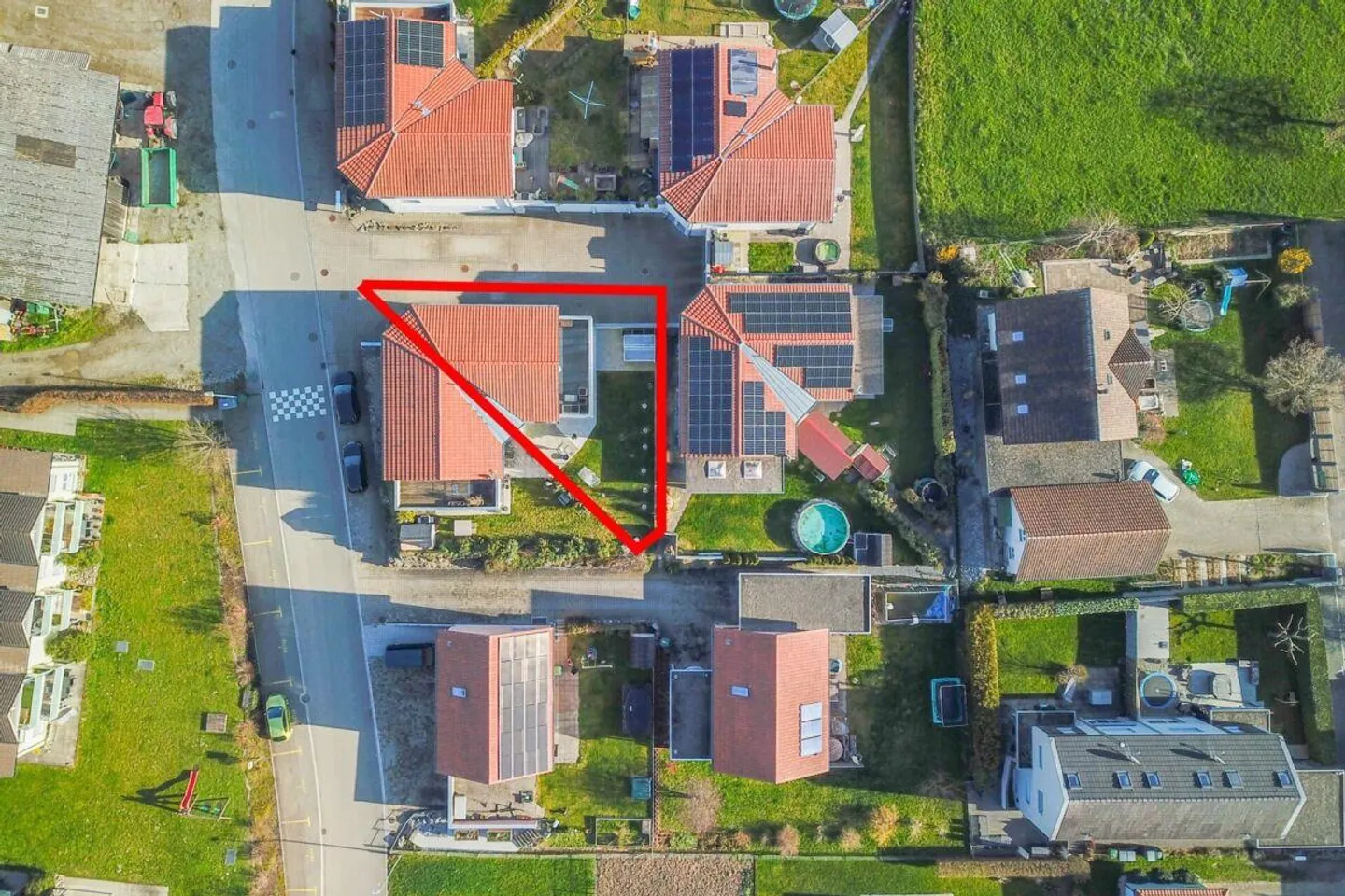 Casa bifamiliare di 5,5 stanze in una posizione adatta alle famiglie a Zuben - Foto 15 di 18