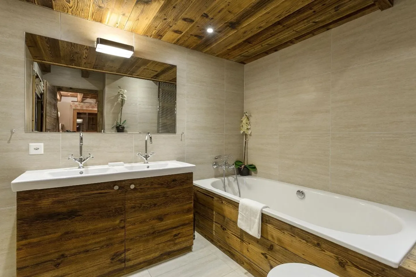 Schneeinschnee-Modernes Chalet aus altem Holz - Foto 13 von 13