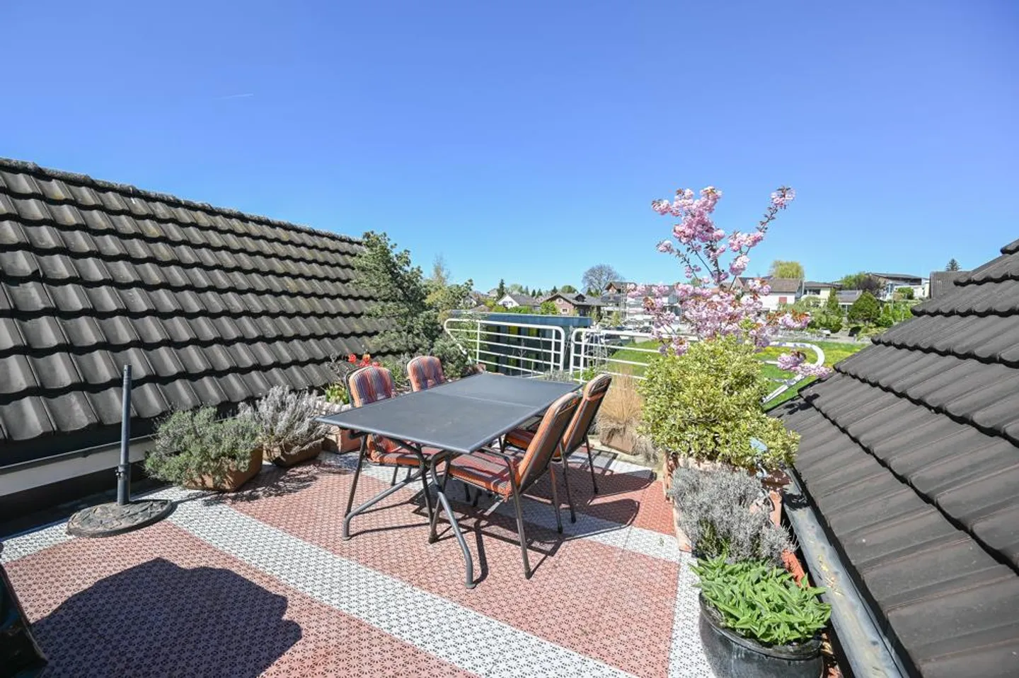 Geräumiges Penthouse mit Terrasse - Foto 6 von 7