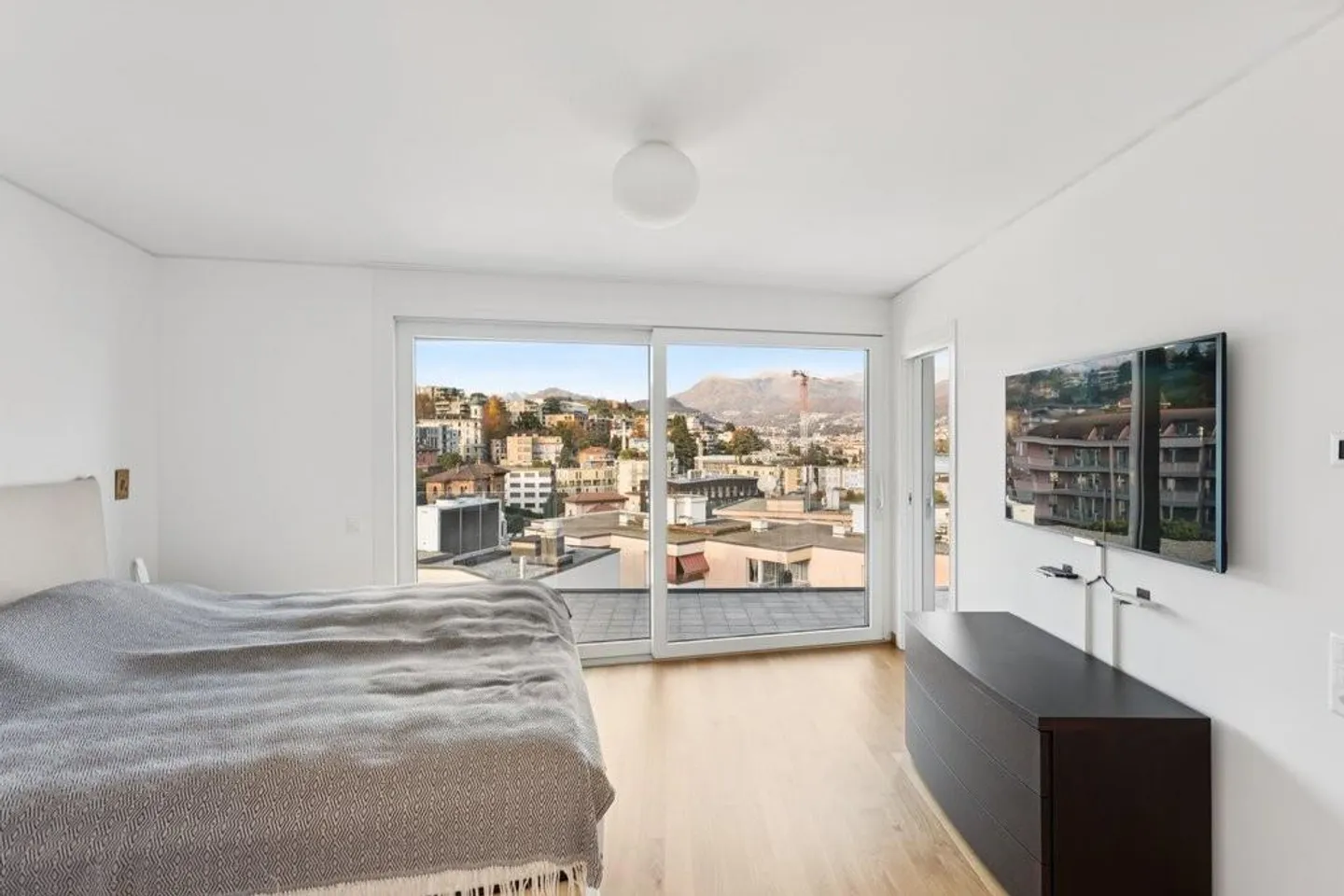 Helles Penthouse im Herzen von Paradiso - Foto 5 von 10