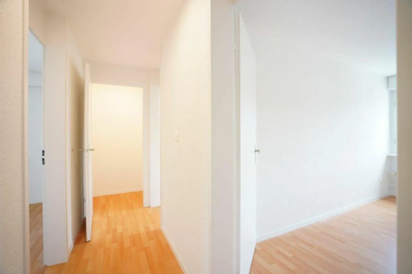 Bright 4.5-room apartment on the 2nd floor with balcony - Photo 5 of 11