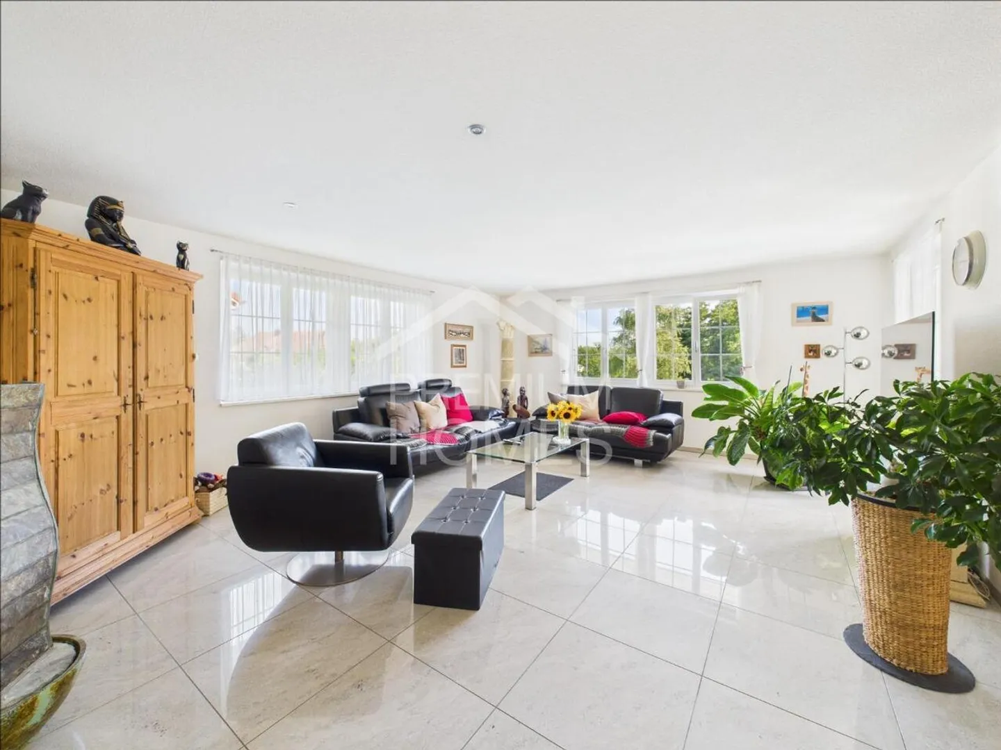 Casa elegante con piscina a Niederwil - Foto 5 di 13
