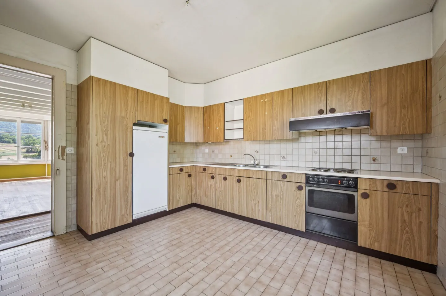 Geschichtsträchtiges 9.0-Zimmer-Einfamilienhaus mit Atelier - Foto 4 von 13