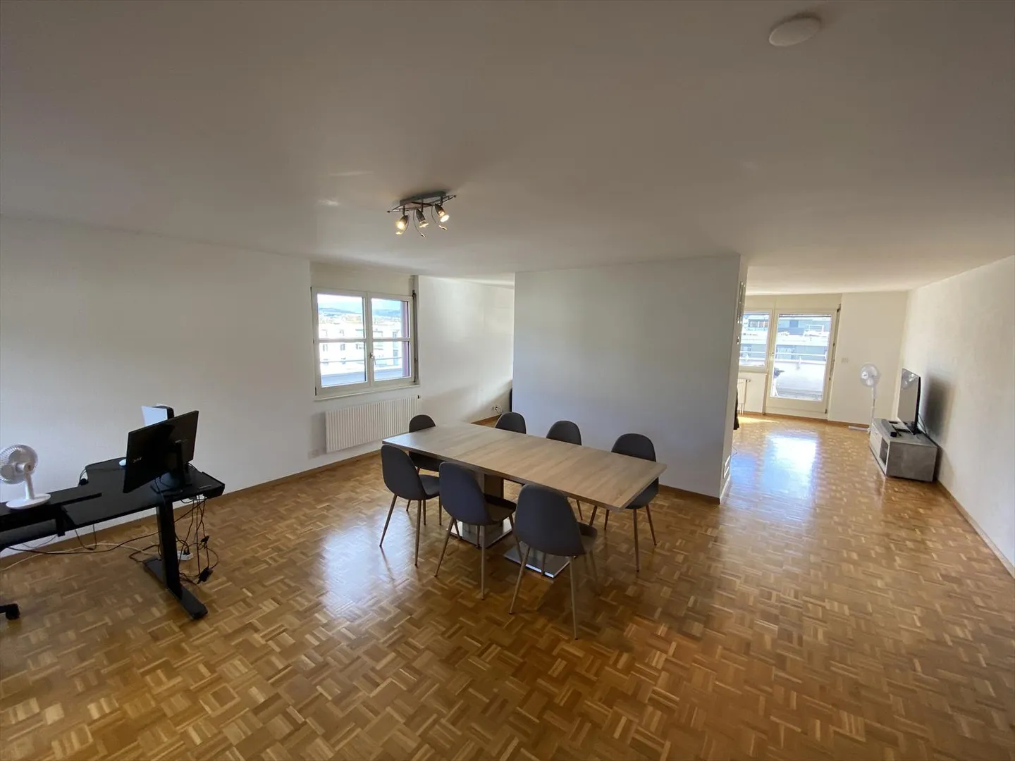 Penthouse - Photo 4 of 15