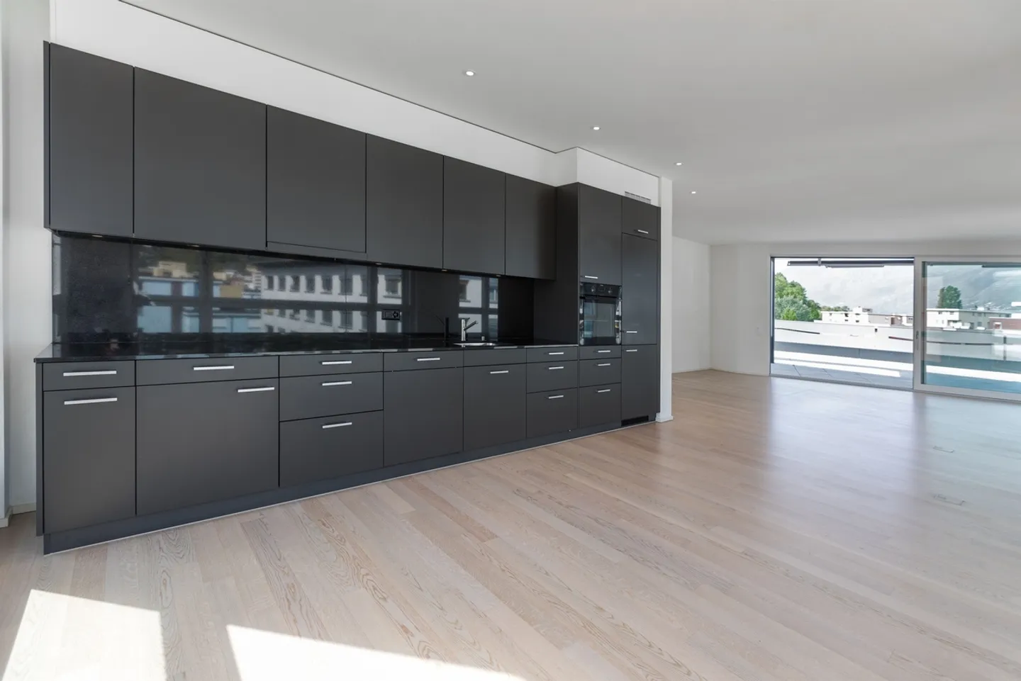 An exclusive penthouse in Locarno - Residenza Laville - Photo 3 of 7