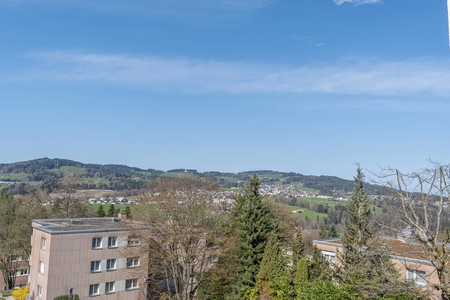 Vie intelligente - Appartement 2.5 pièces avec balcon et ascenseur - Photo 8 sur 11
