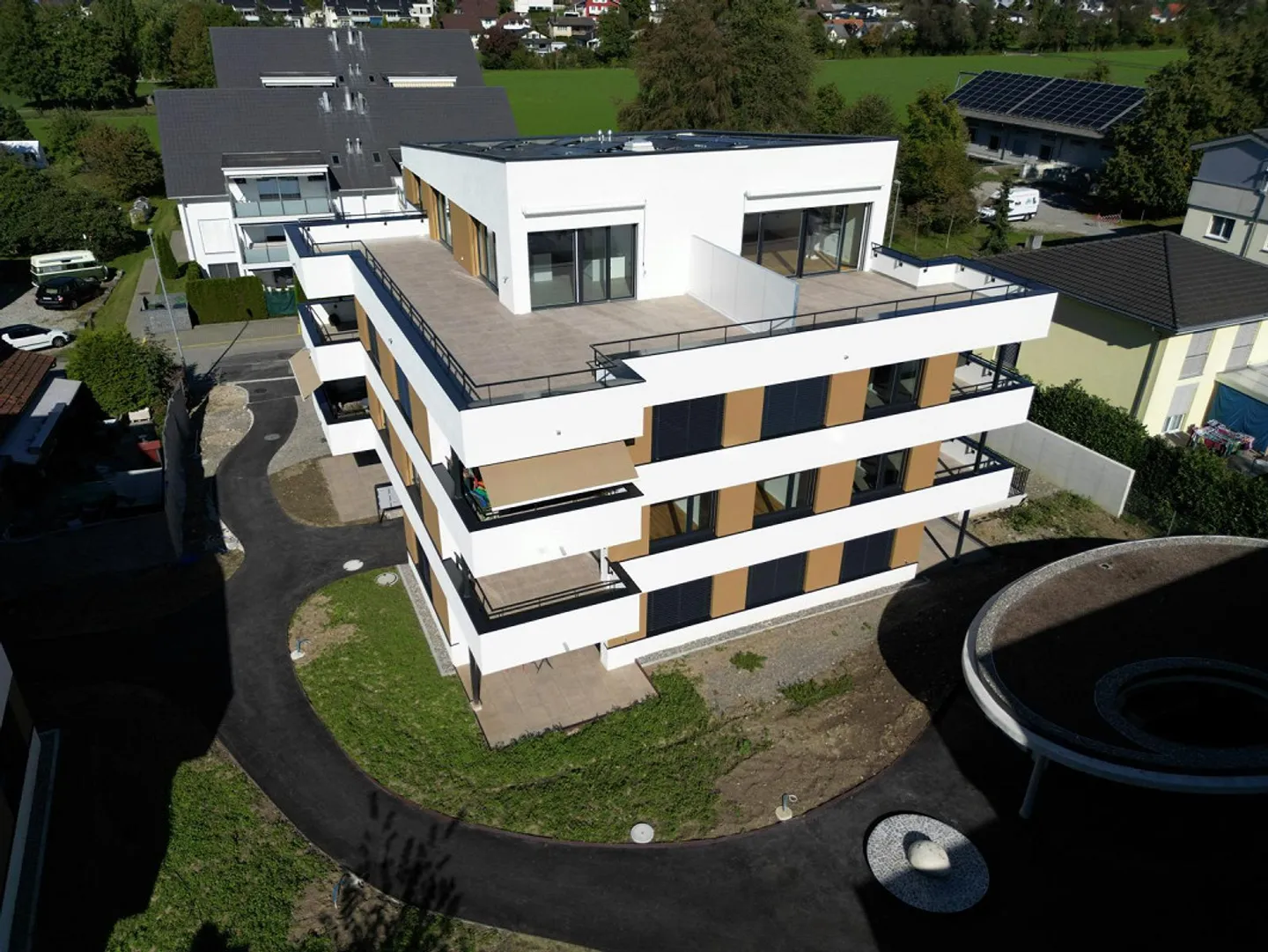Modern Apartment for Individuals - Photo 1 of 7