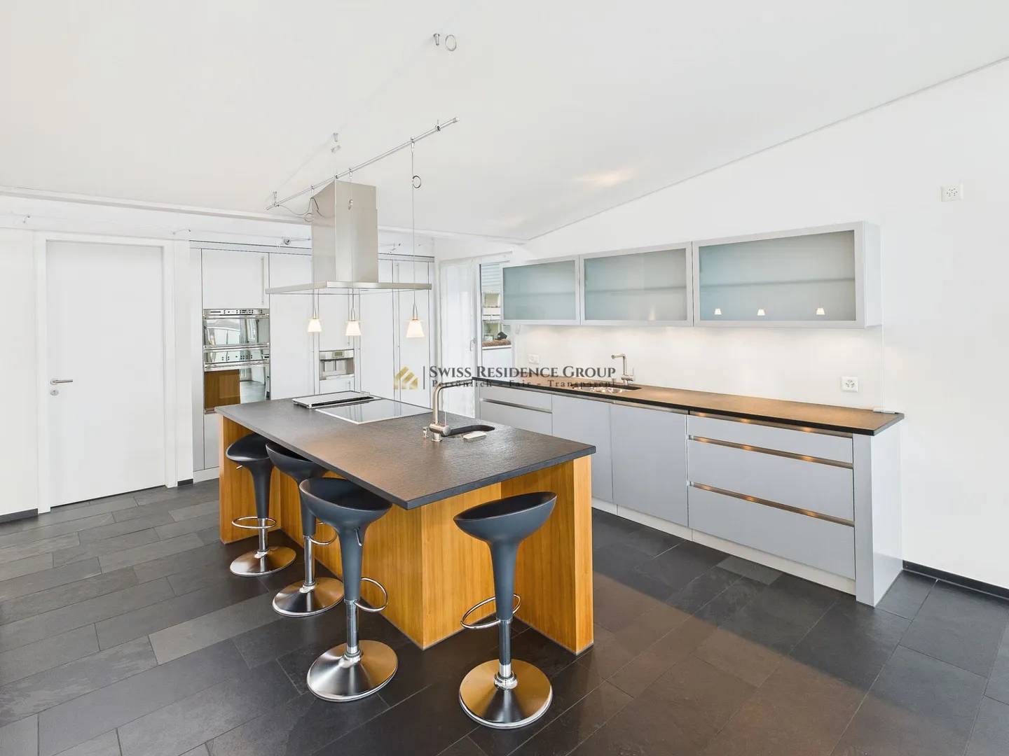 Elegante 5.5-Zimmer-Penthousewohnung mit Liftzugang, Cheminée & grosser Terrasse - Foto 9 von 18