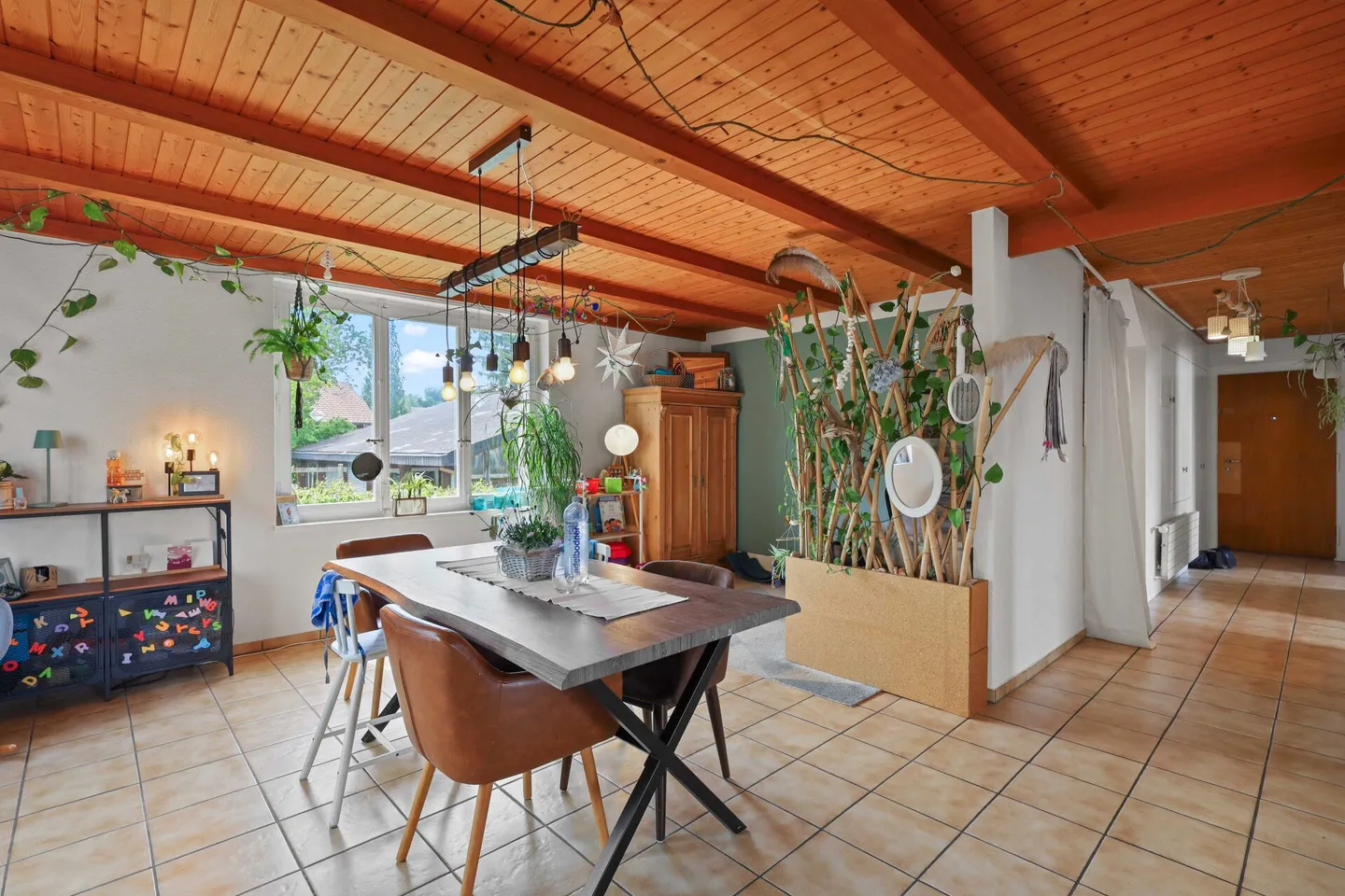 Two-family house: Plenty of space, plenty of potential - Photo 5 of 24