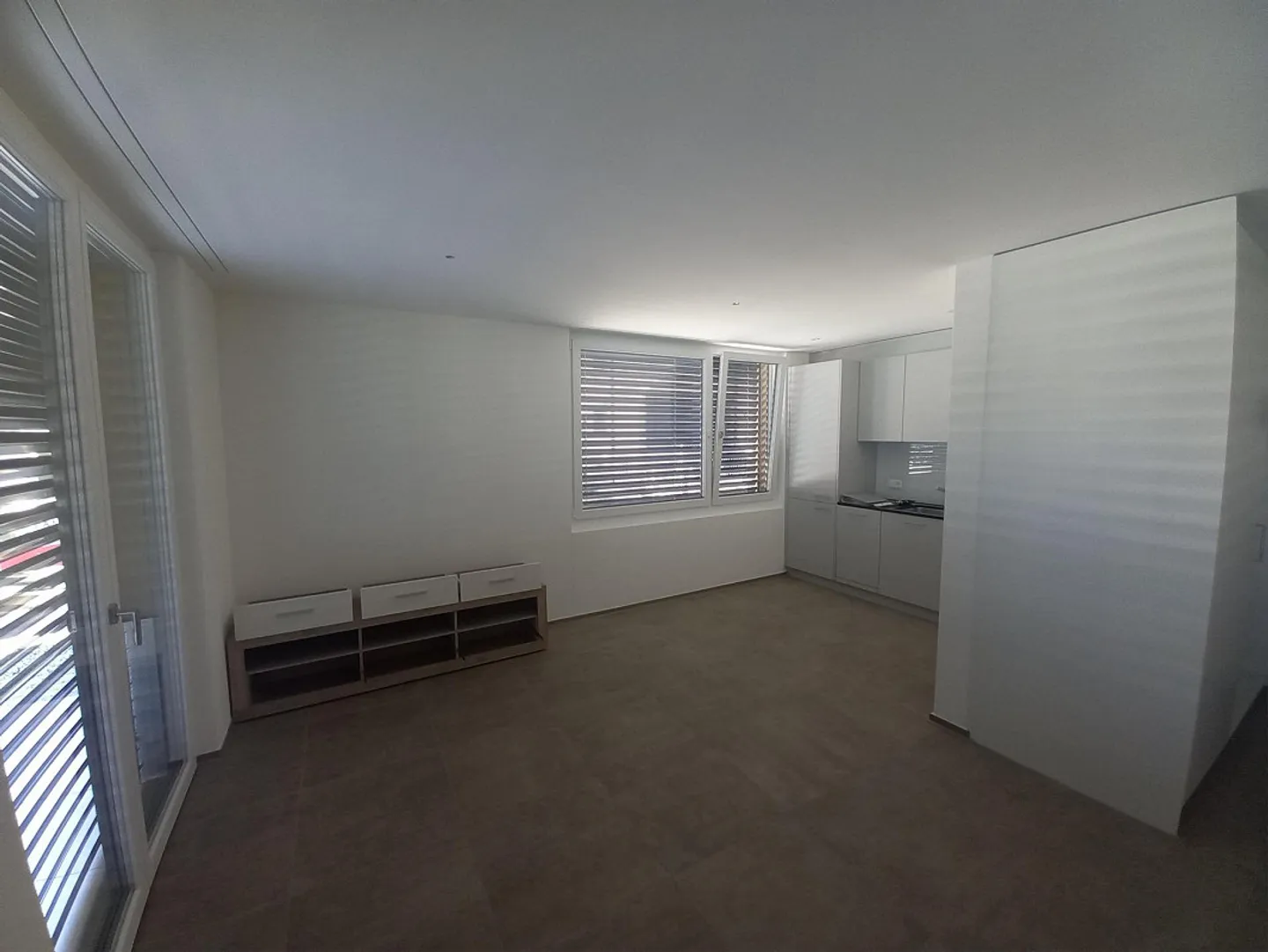 Modern Apartment for Individuals - Photo 4 of 7