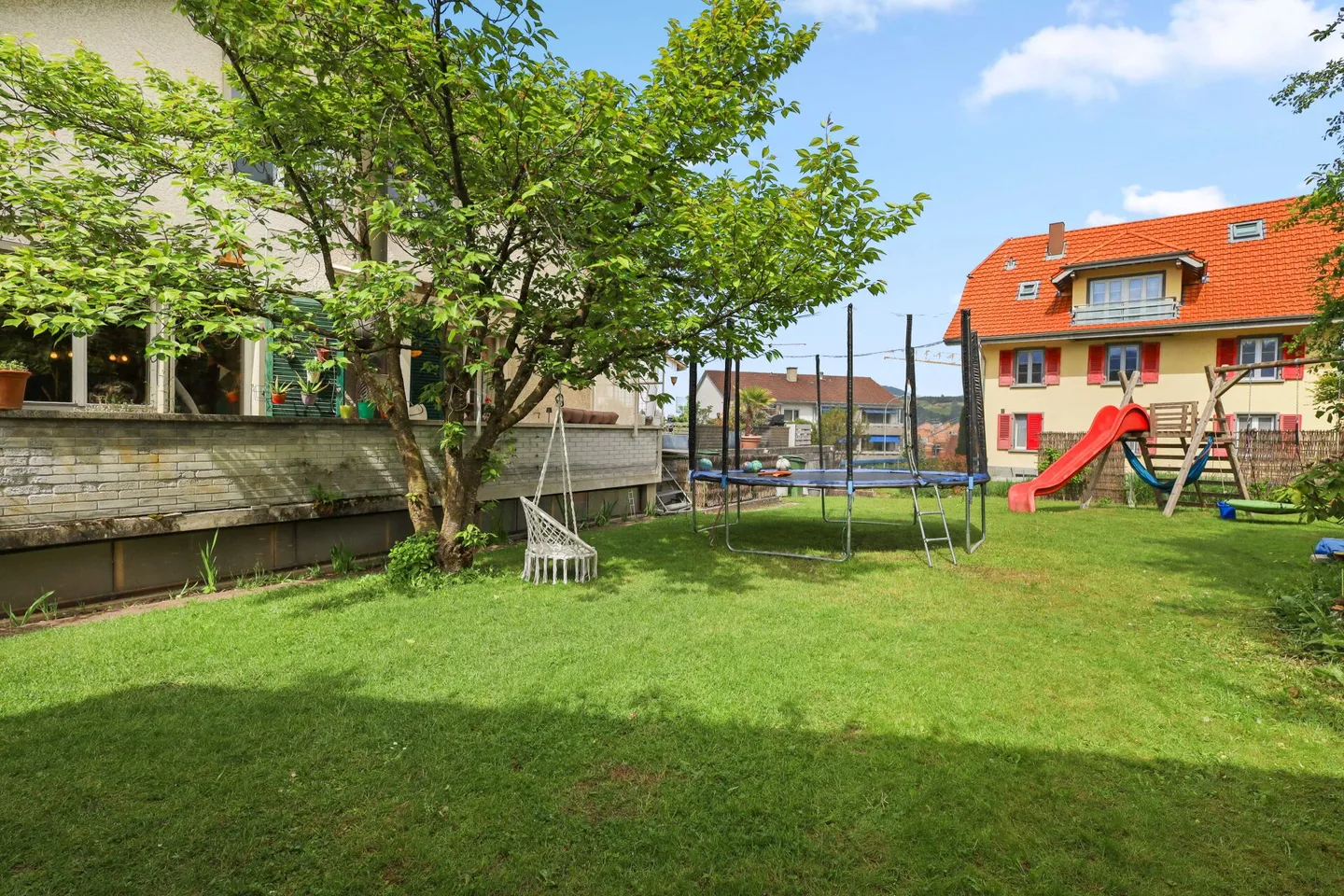 Two-family house: Plenty of space, plenty of potential - Photo 12 of 24